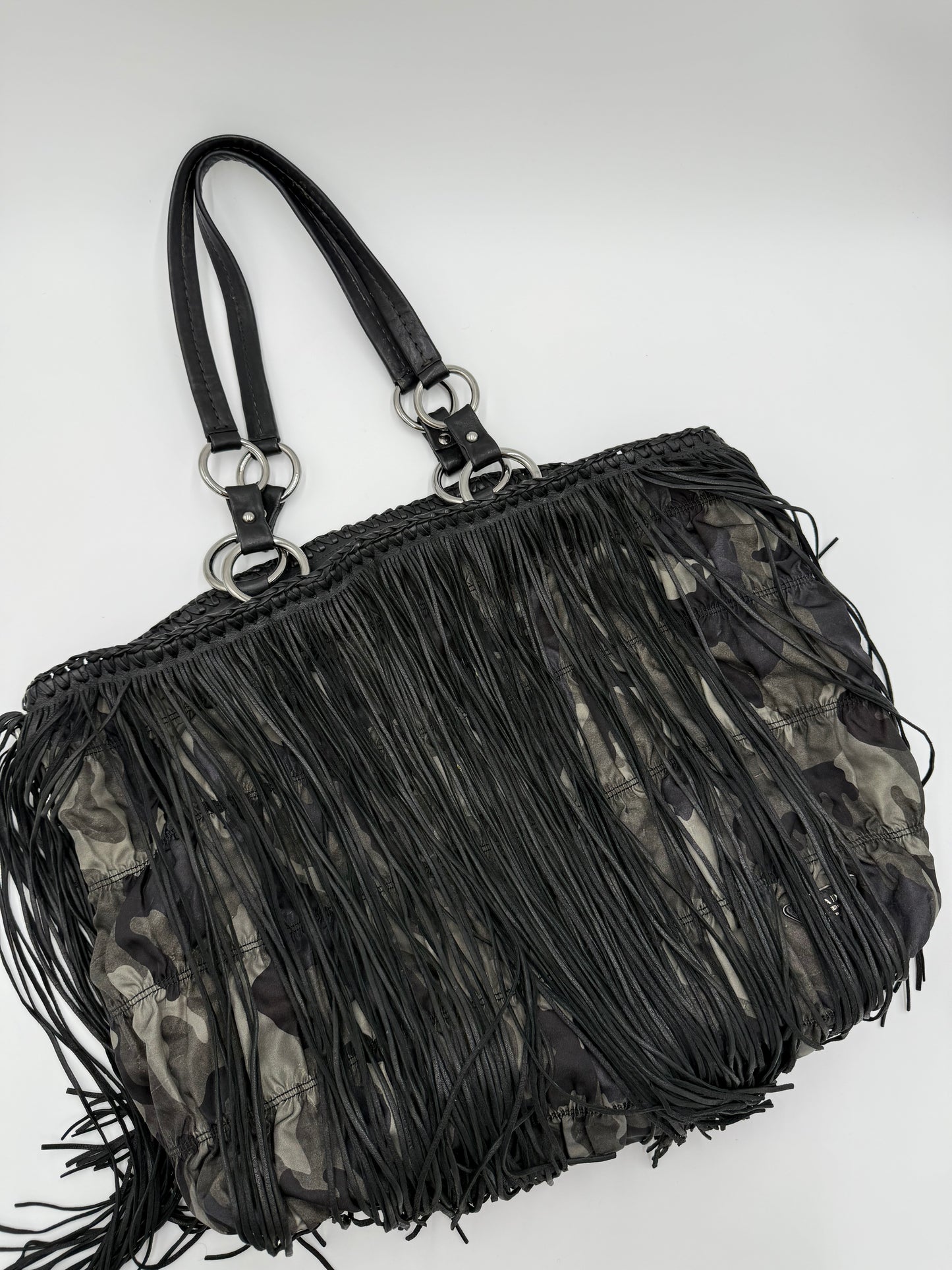 Prada Borsa Tote Re-Nylon Vintage Camouflage con Frange in Nappa