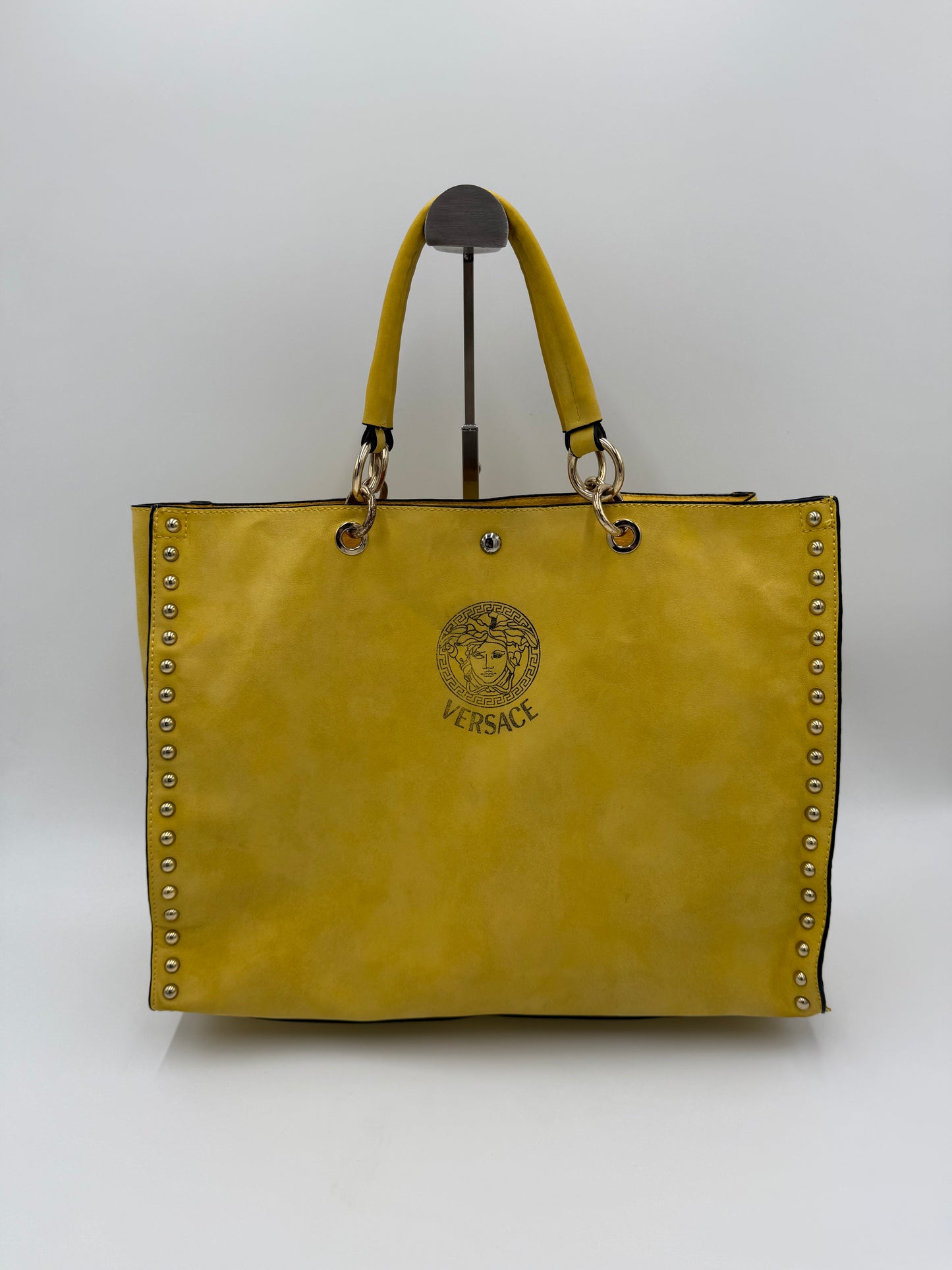 Versace Borsa Tote Medusa Borchiata in Camoscio Giallo