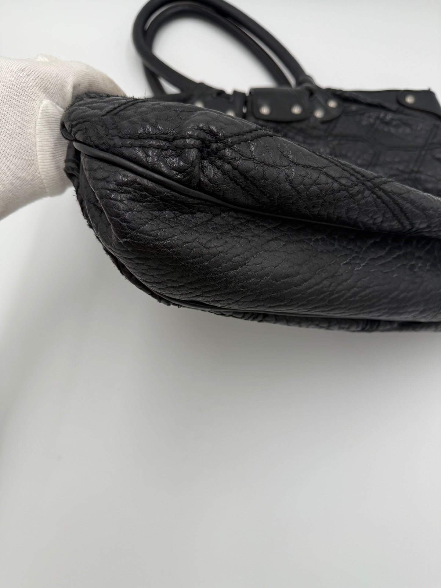 Salvatore Ferragamo Borsa Vintage Hobo in Pelle Nera