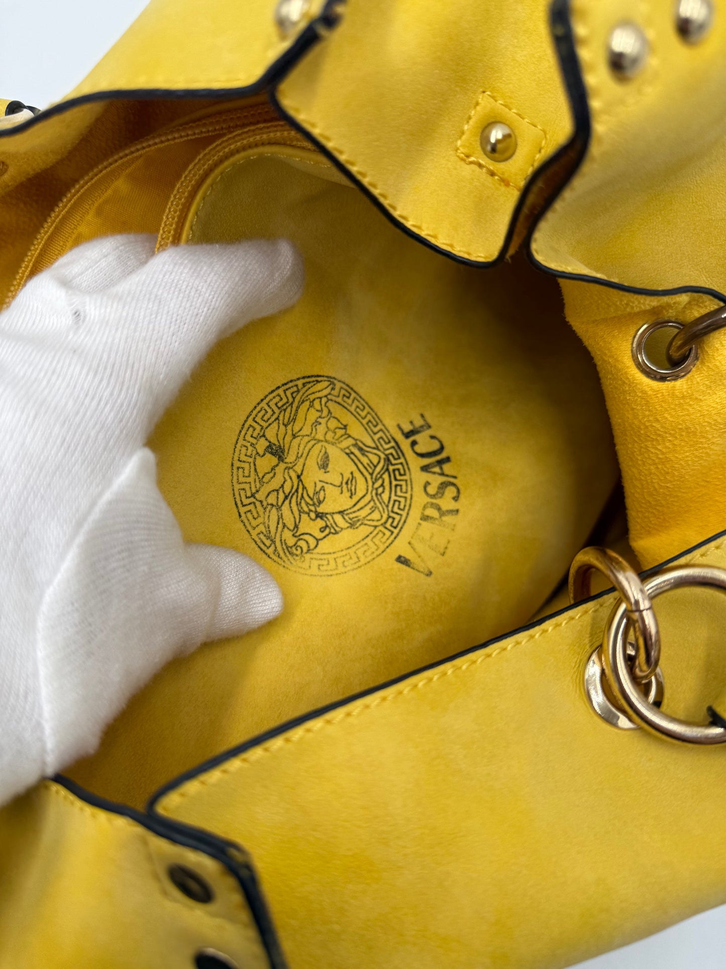 Versace Borsa Tote Medusa Borchiata in Camoscio Giallo