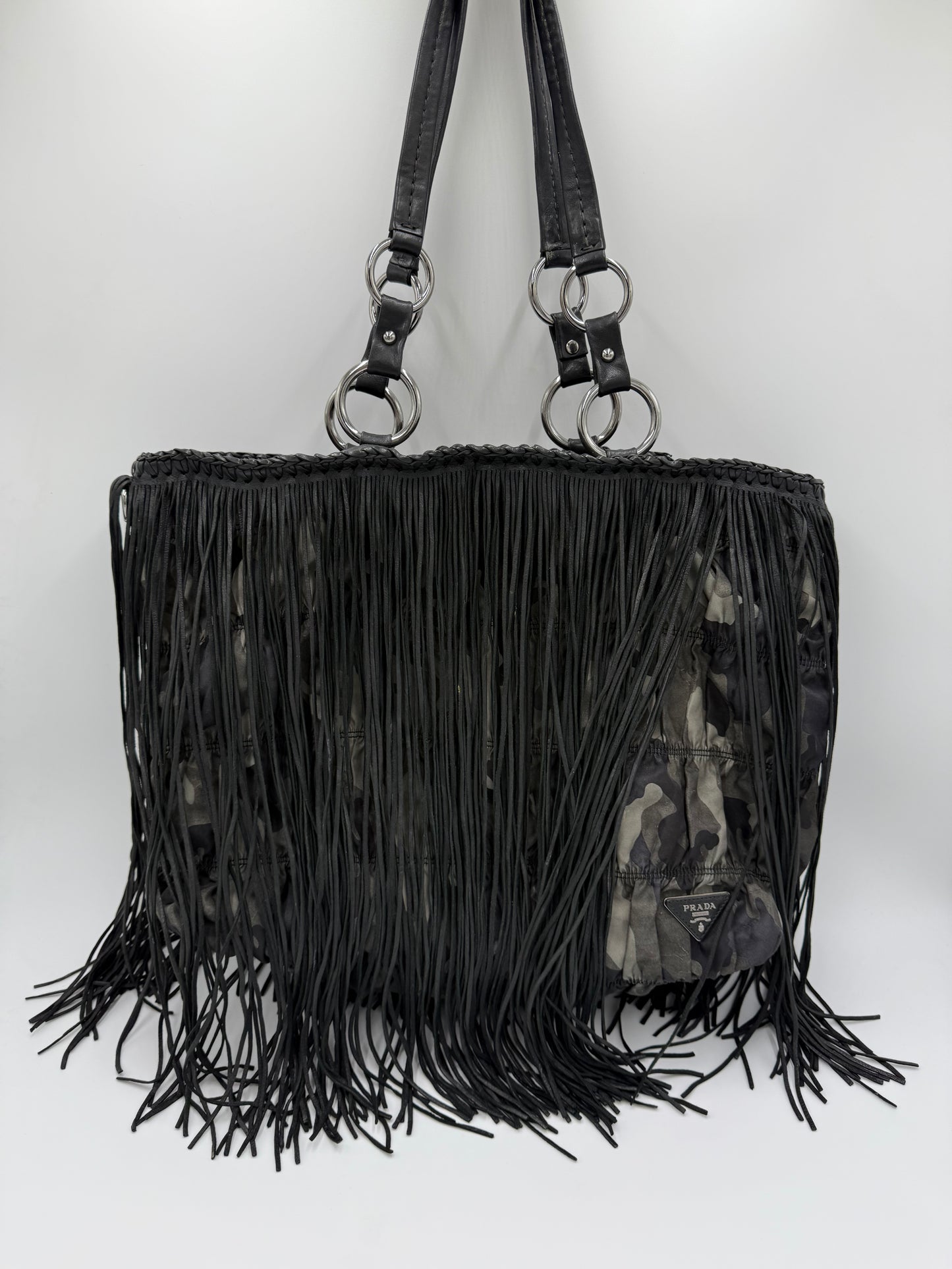 Prada Borsa Tote Re-Nylon Vintage Camouflage con Frange in Nappa