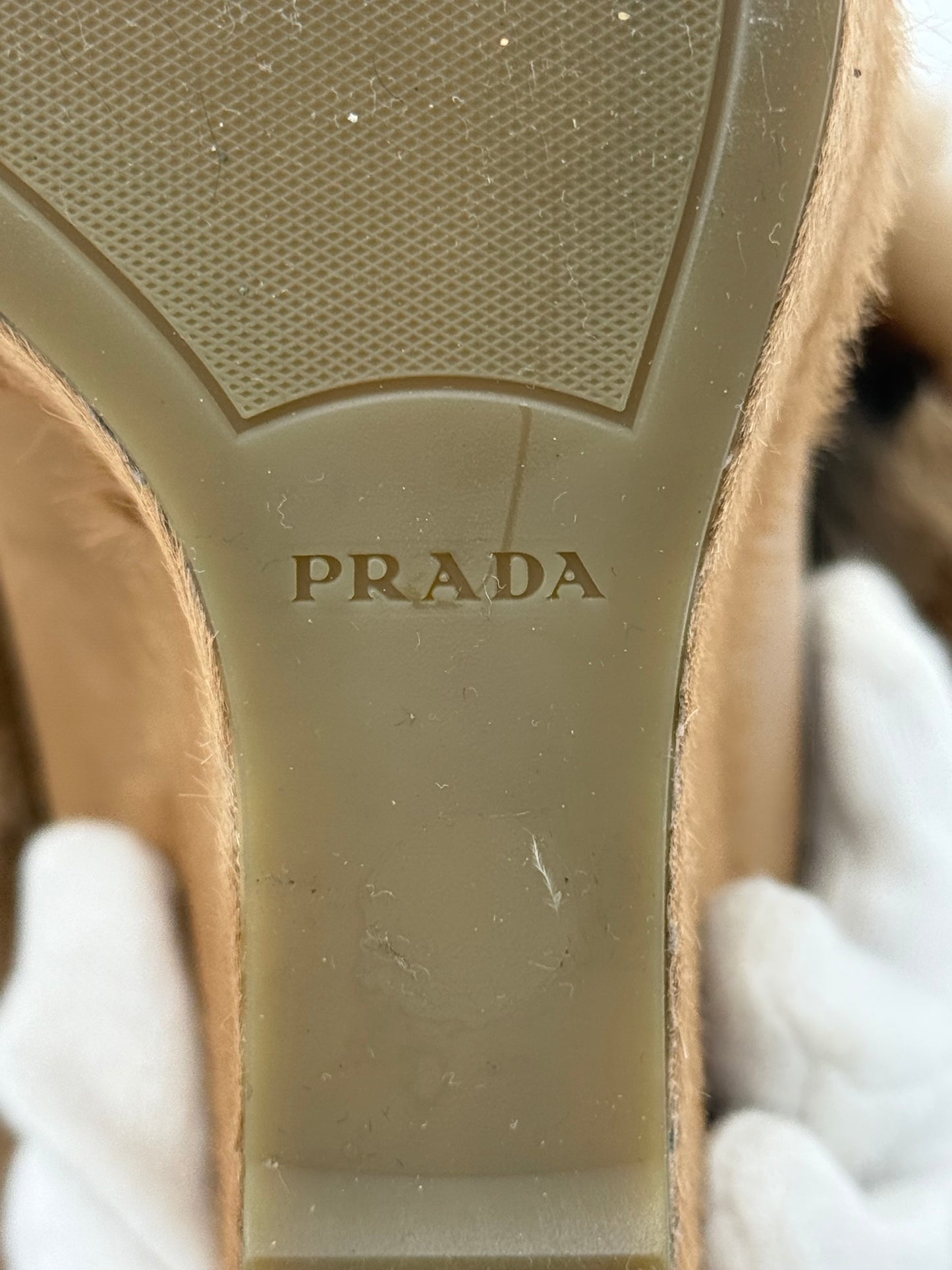 Prada Stivaletti Peep-Toe con Zeppa e Rivestimento in Pelliccia Beige