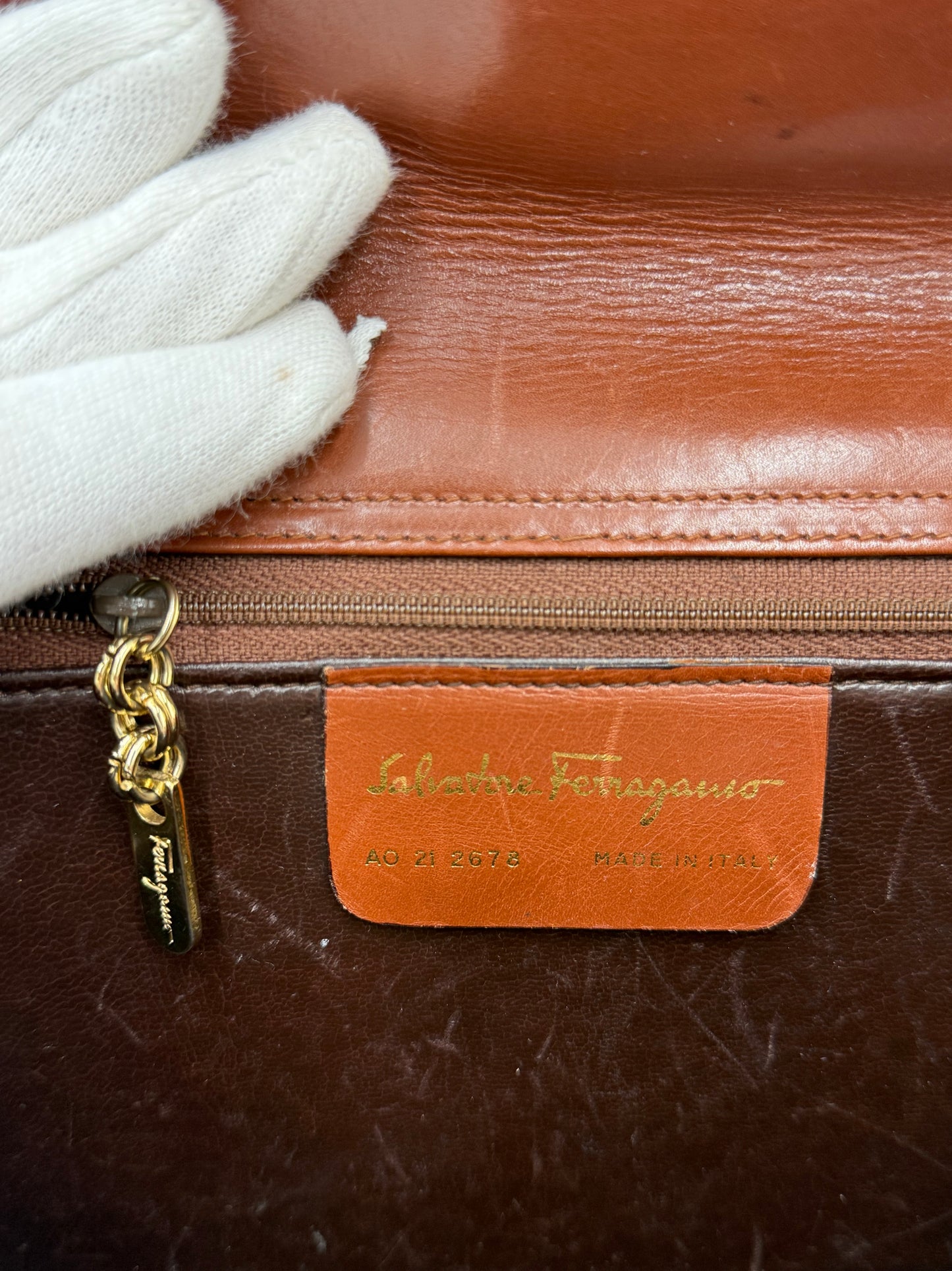 Salvatore Ferragamo Borsa Vintage Gancini in Pelle Cognac