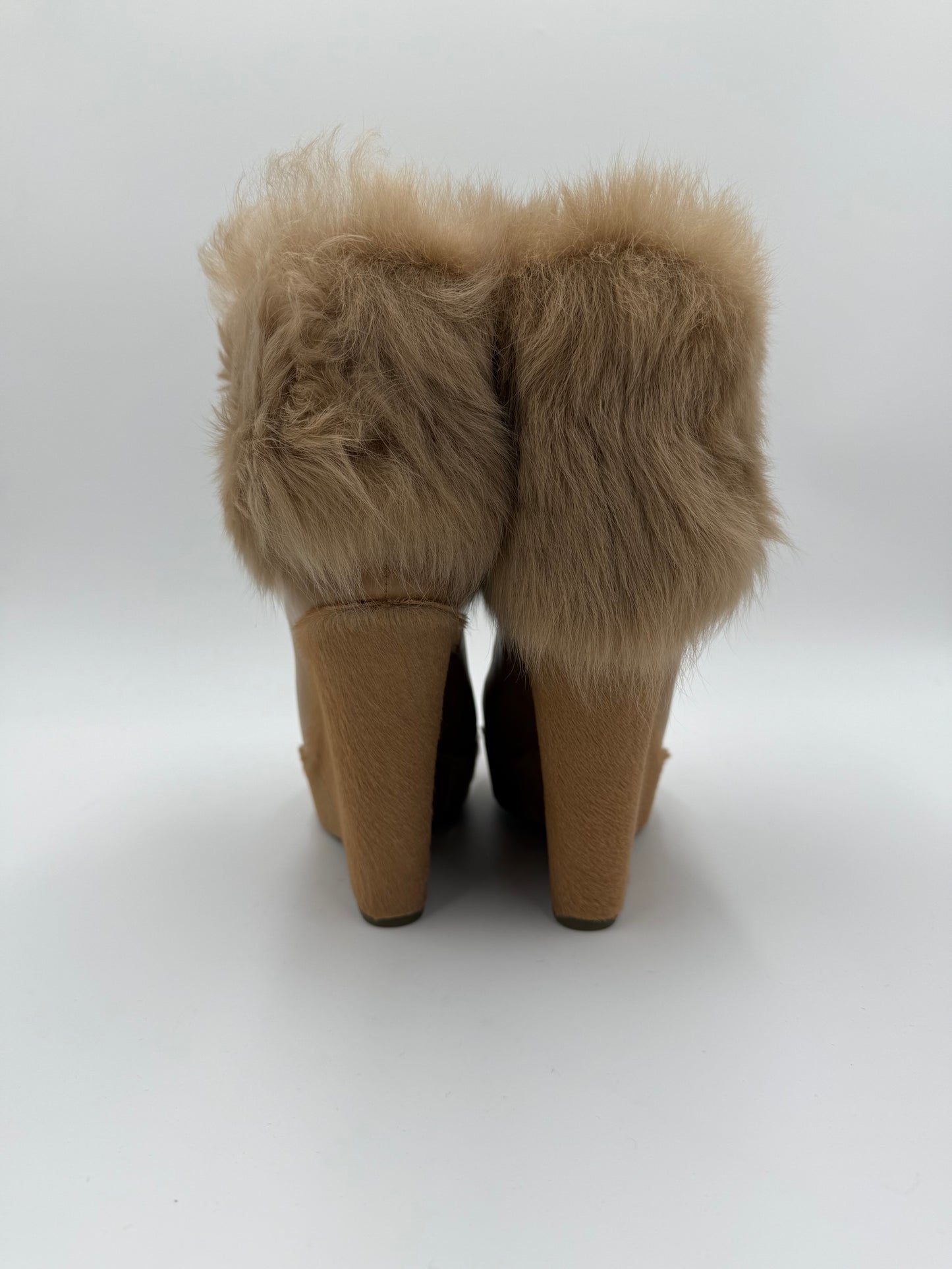 Prada Stivaletti Peep-Toe con Zeppa e Rivestimento in Pelliccia Beige