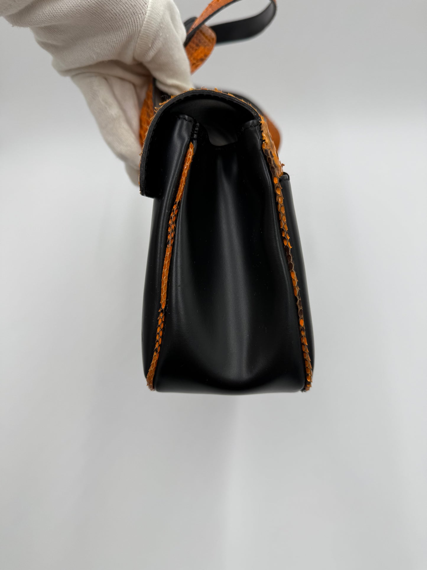Bulgari Borsa Vintage in Pelle di Serpente Arancione e Pelle Nera