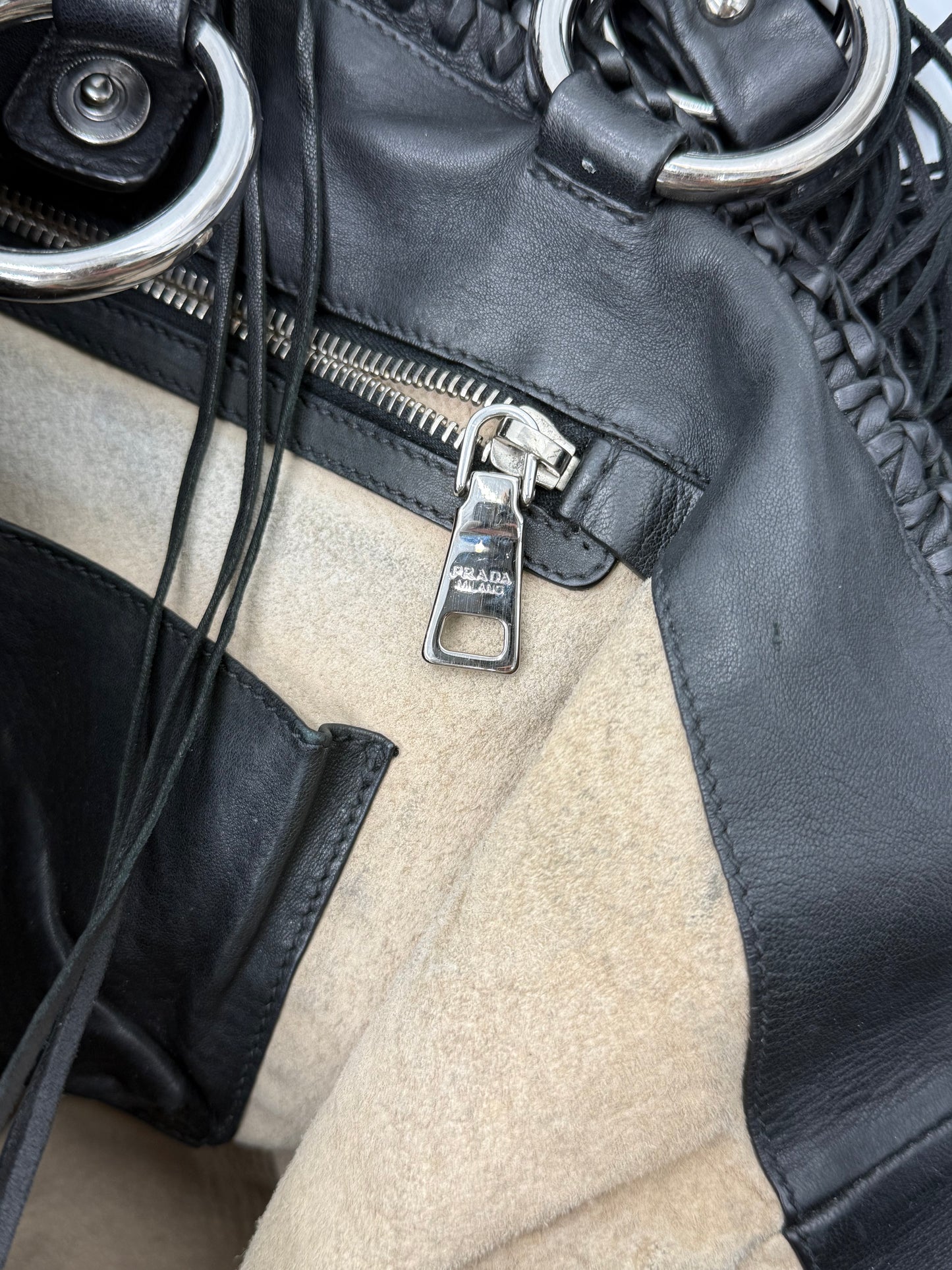 Prada Borsa Tote Re-Nylon Vintage Camouflage con Frange in Nappa