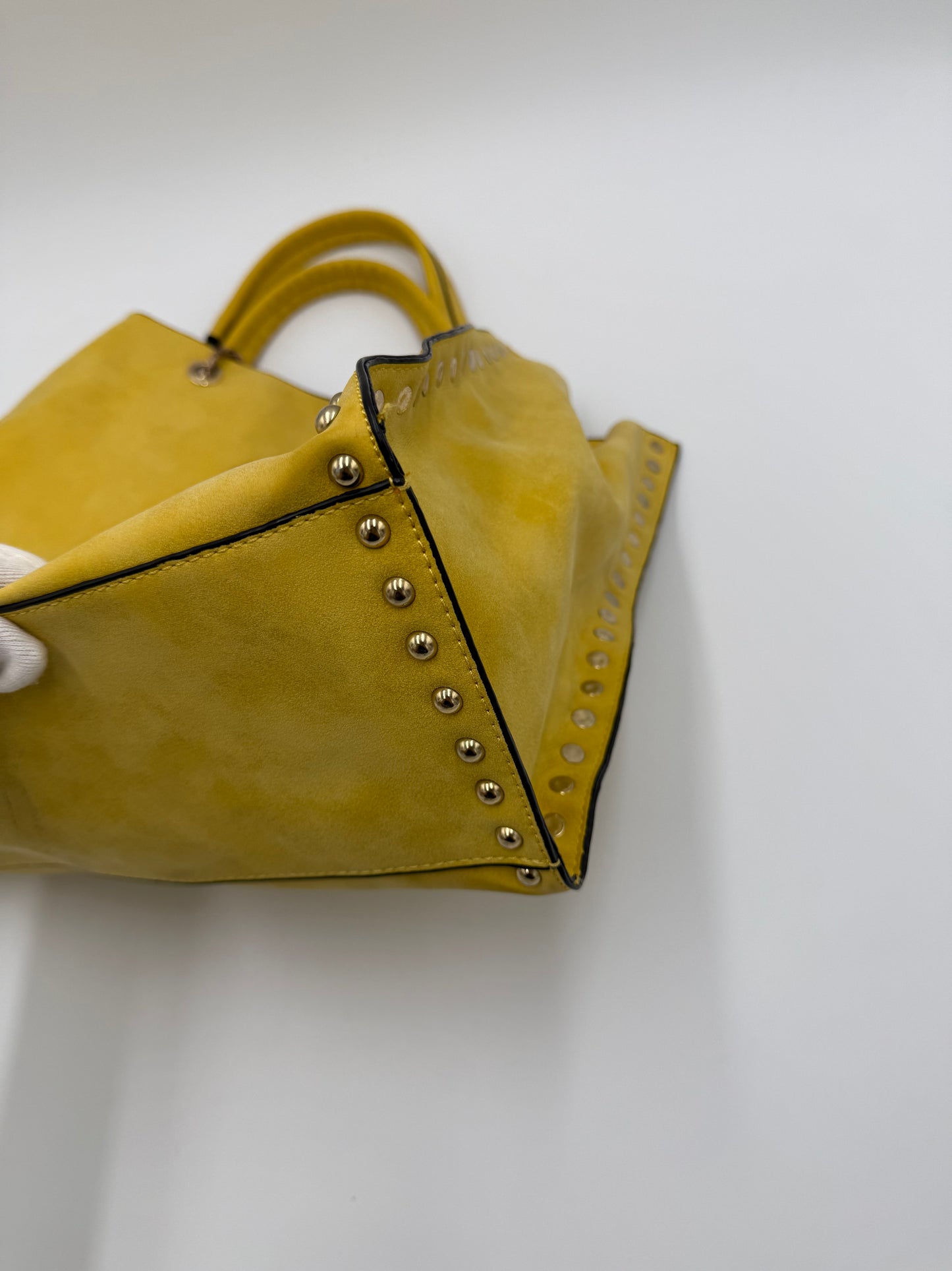 Versace Borsa Tote Medusa Borchiata in Camoscio Giallo