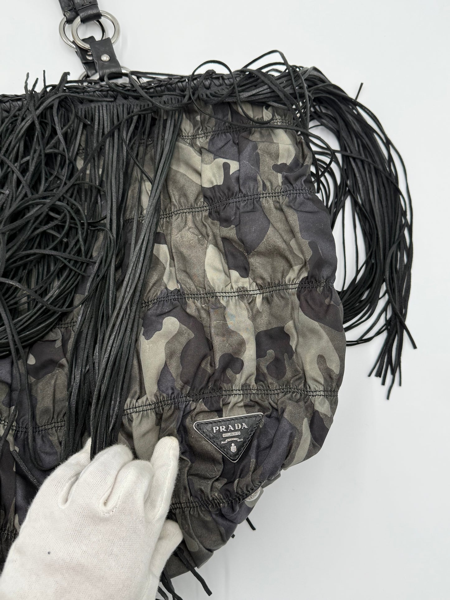 Prada Borsa Tote Re-Nylon Vintage Camouflage con Frange in Nappa