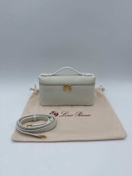 Loro Piana Borsa Extra Pocket L19 Pelle di Vitello Martellata Bianca