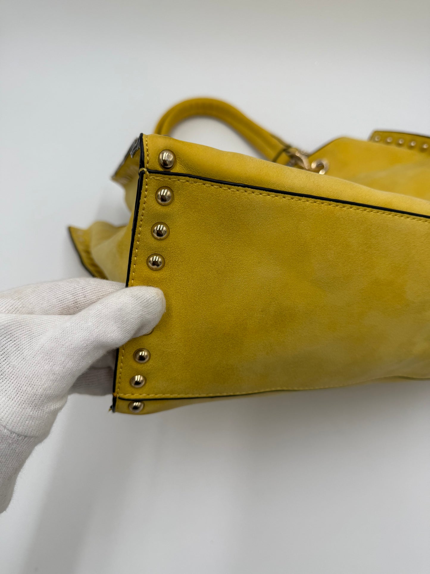 Versace Borsa Tote Medusa Borchiata in Camoscio Giallo