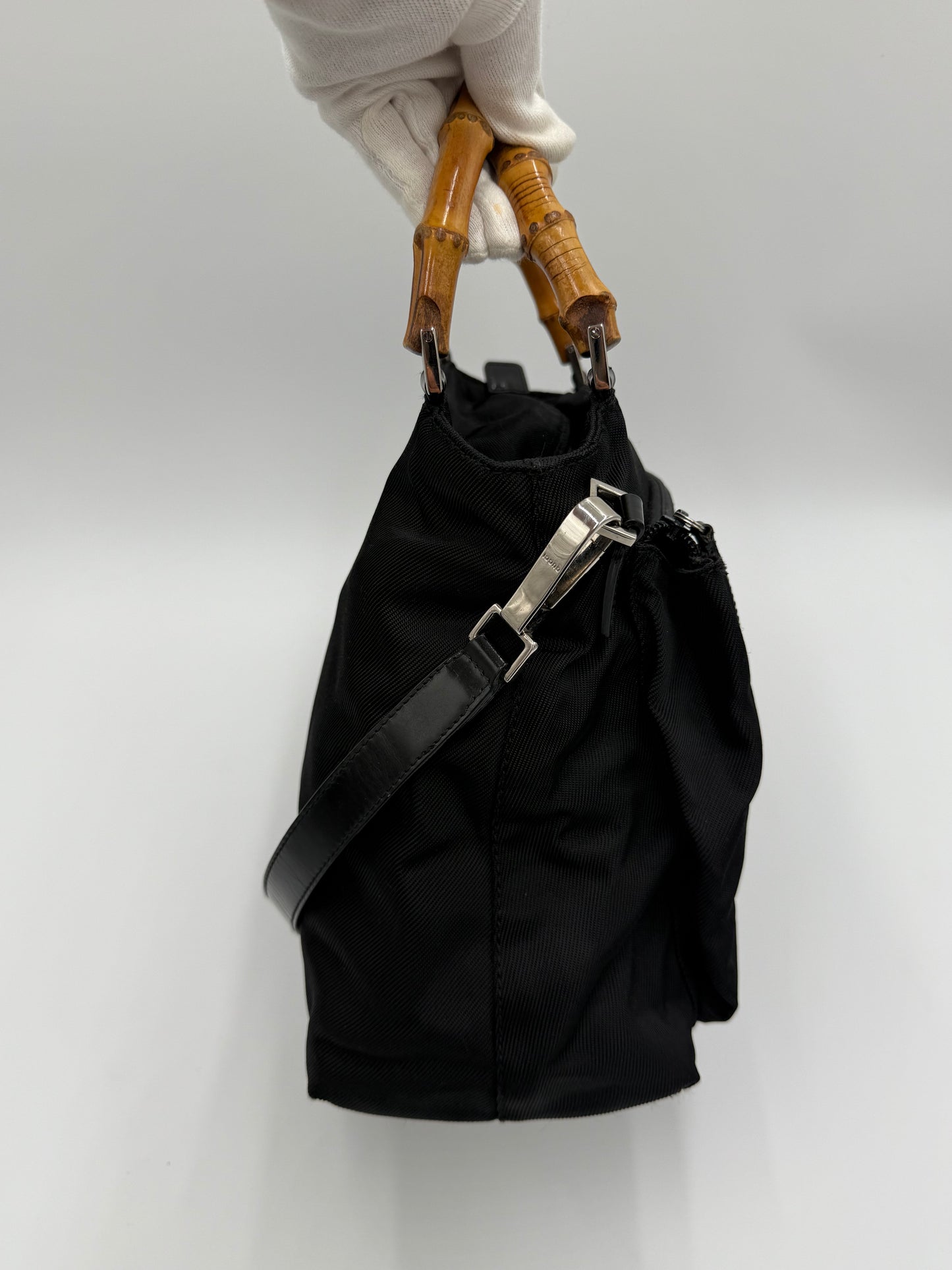 Gucci Borsa a Mano e Tracolla Bamboo in Nylon Nero