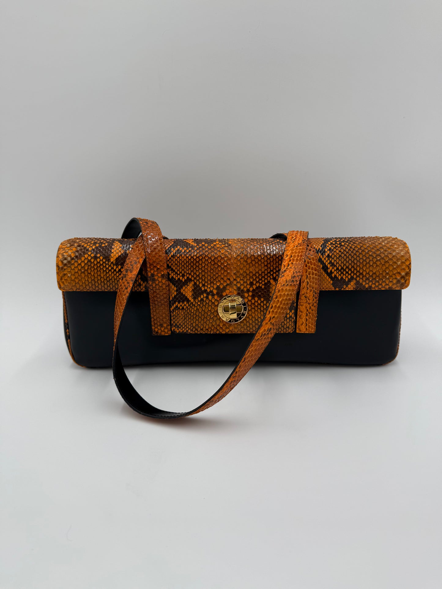 Bulgari Borsa Vintage in Pelle di Serpente Arancione e Pelle Nera
