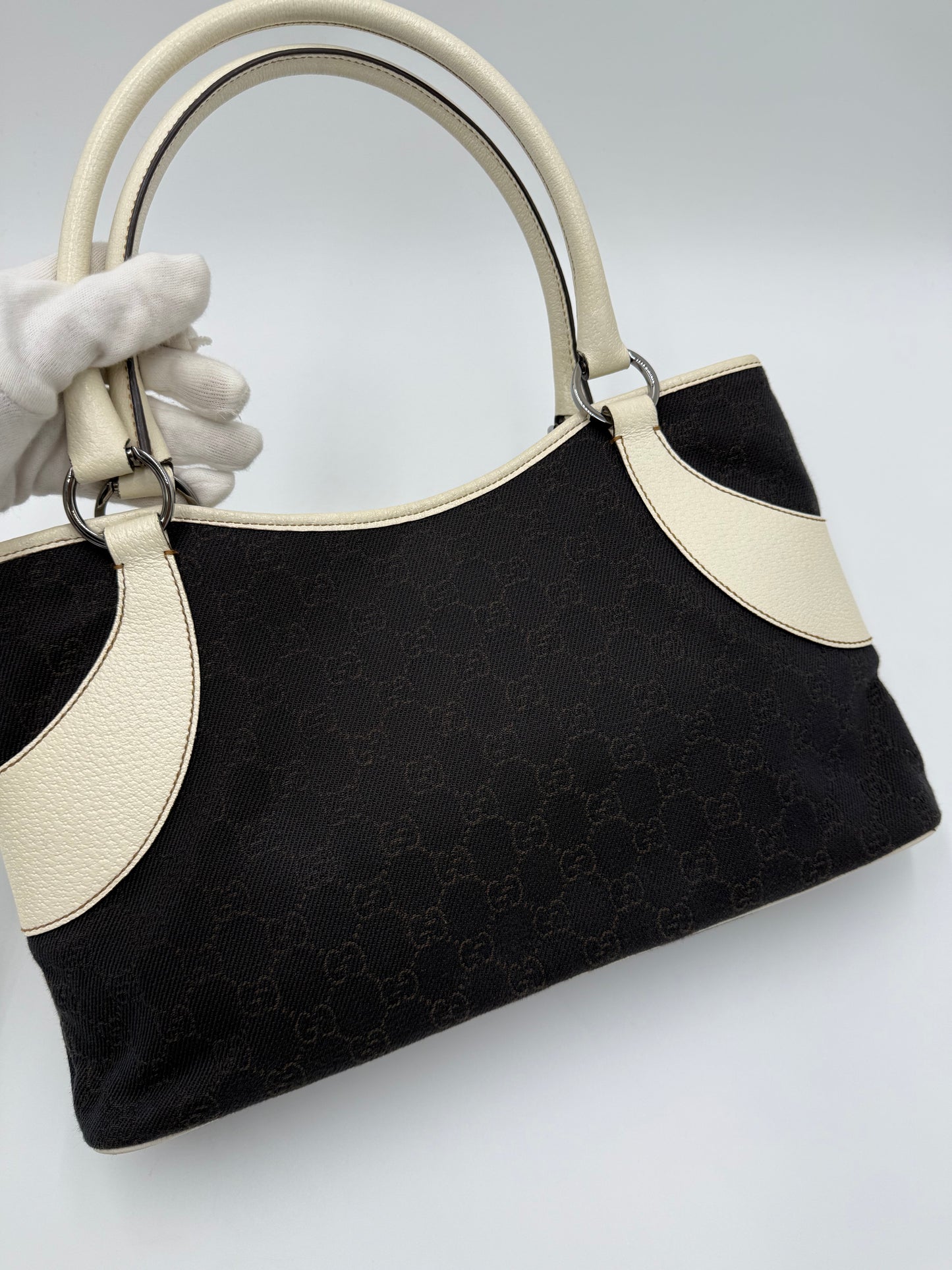 Gucci Borsa Vintage a Spalla in Tela Monogram GG e Pelle Bianca