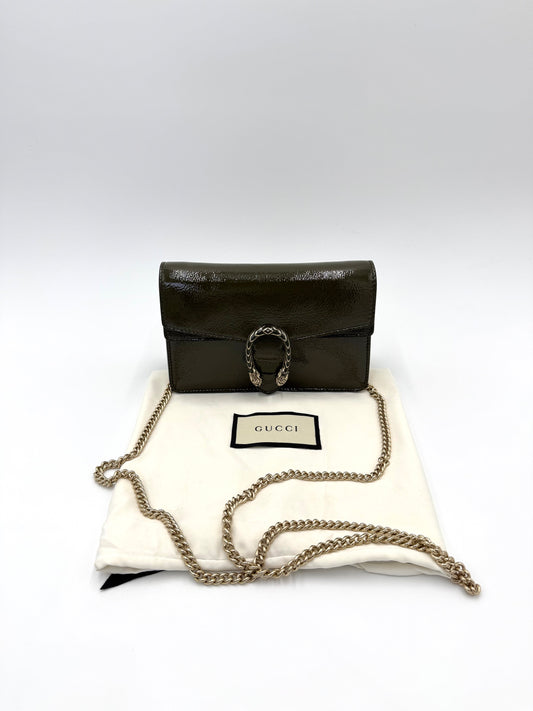Gucci Borsa a Tracolla Dionysus Small in Pelle Verniciata Verde Oliva