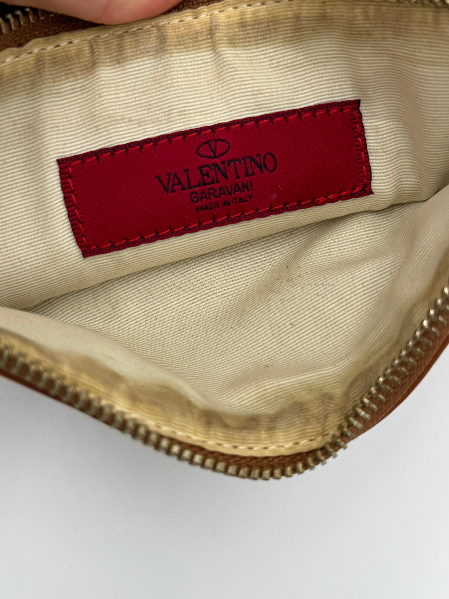 Valentino Garavani Pochette Rockstud in Pelle Arancione