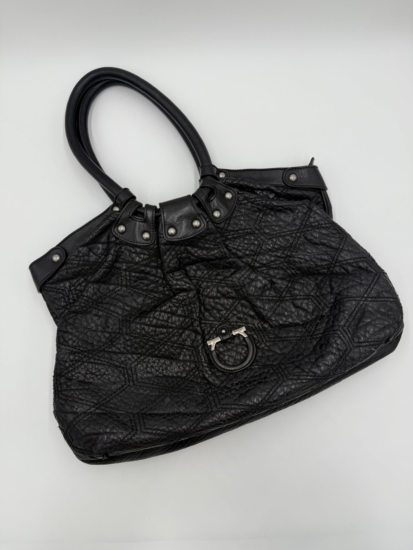 Salvatore Ferragamo Borsa Vintage Hobo in Pelle Nera