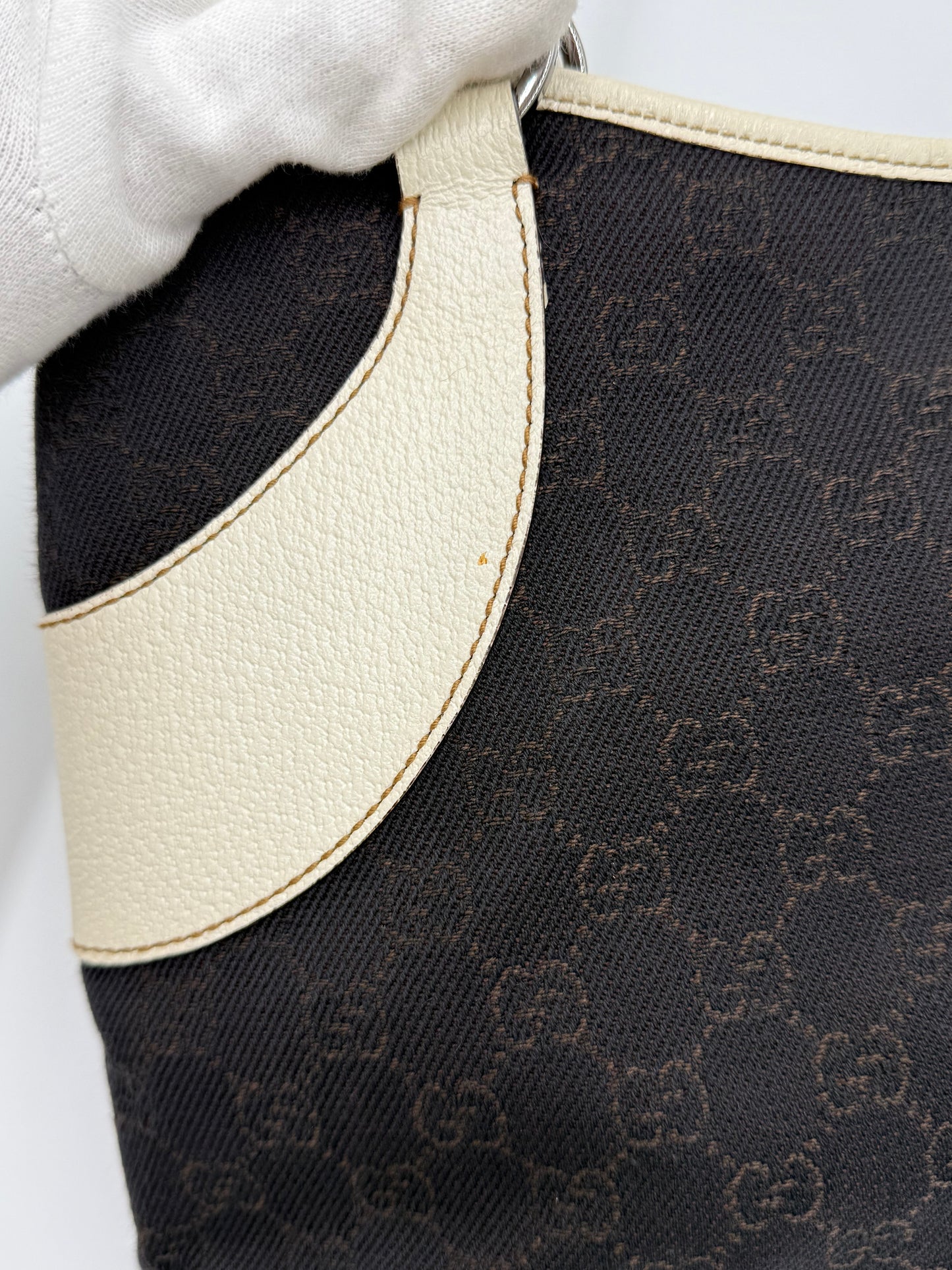 Gucci Borsa Vintage a Spalla in Tela Monogram GG e Pelle Bianca