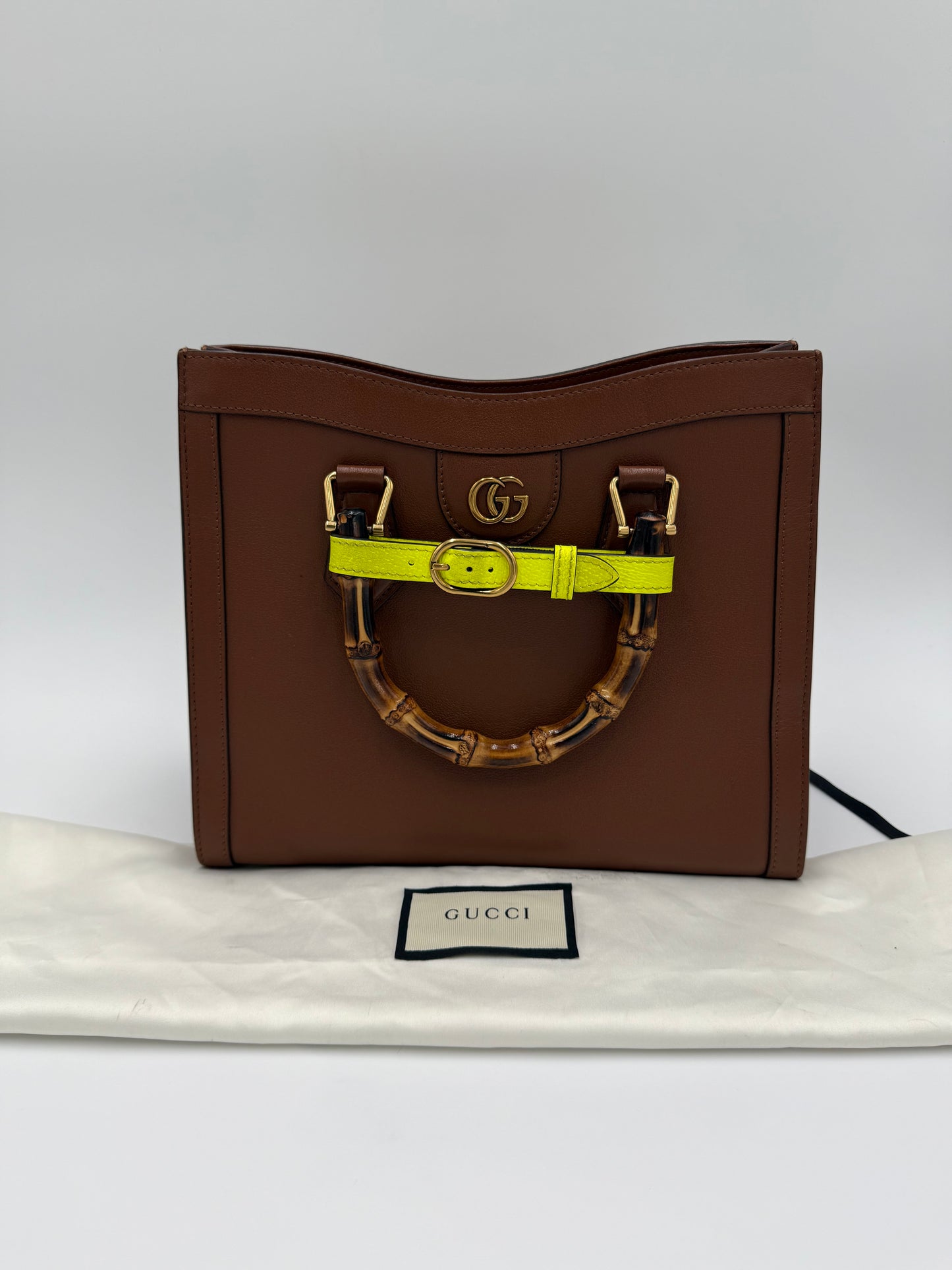 Gucci Borsa Diana Tote Media in Pelle con Manici Bamboo Marrone