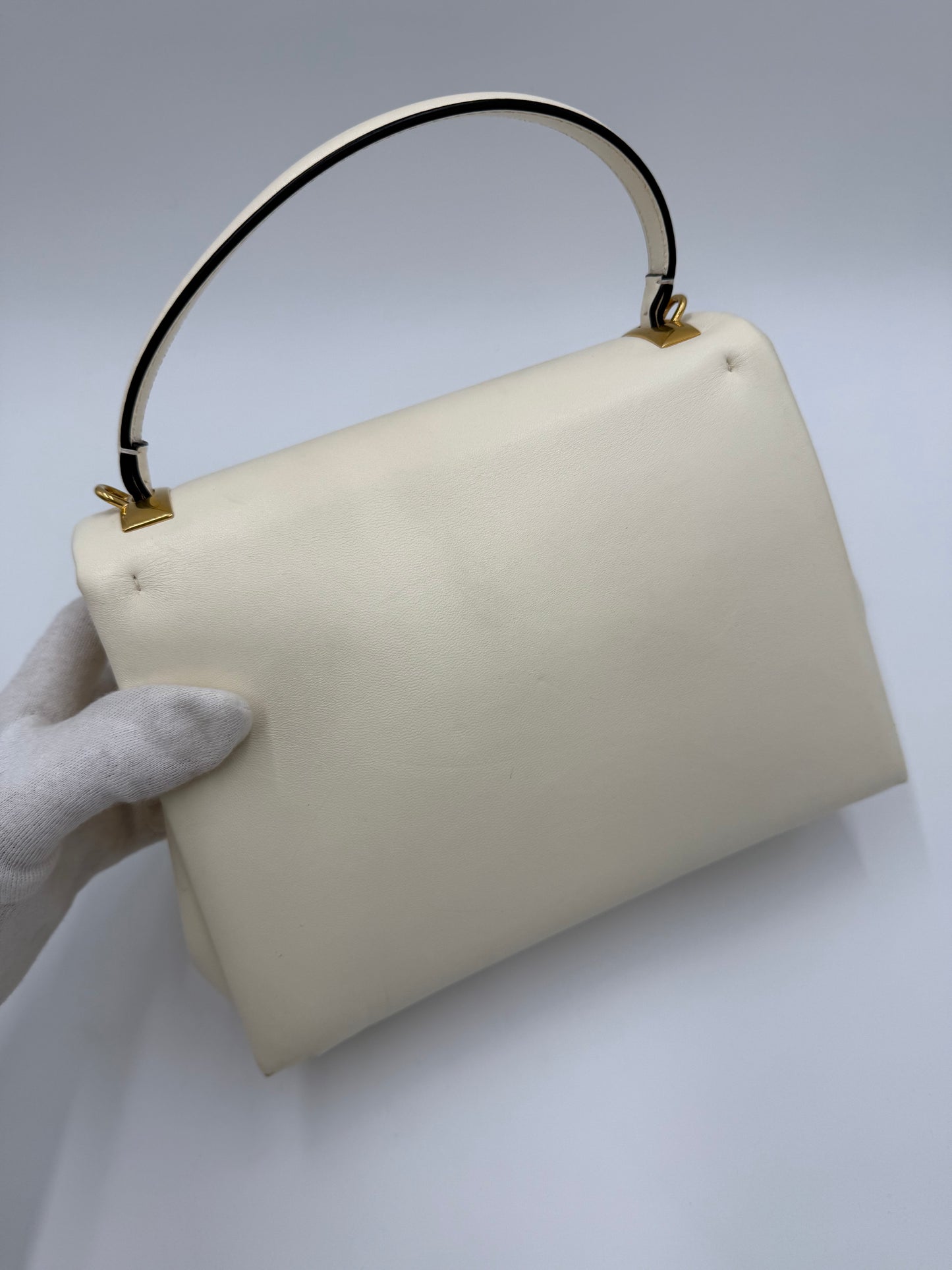 Valentino Garavani Borsa One Stud Top Handle in Pelle Avorio