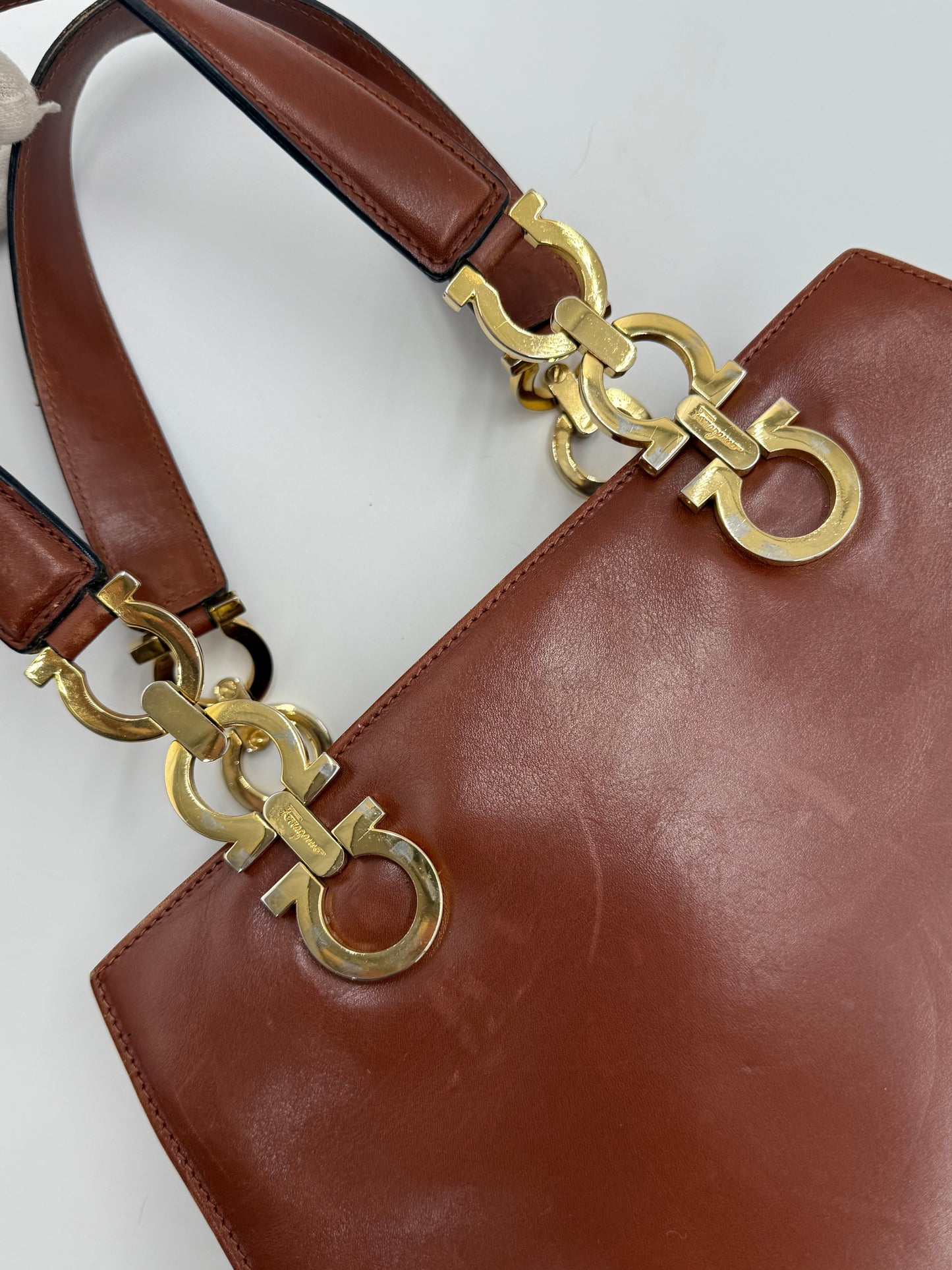 Salvatore Ferragamo Borsa Vintage Gancini in Pelle Cognac