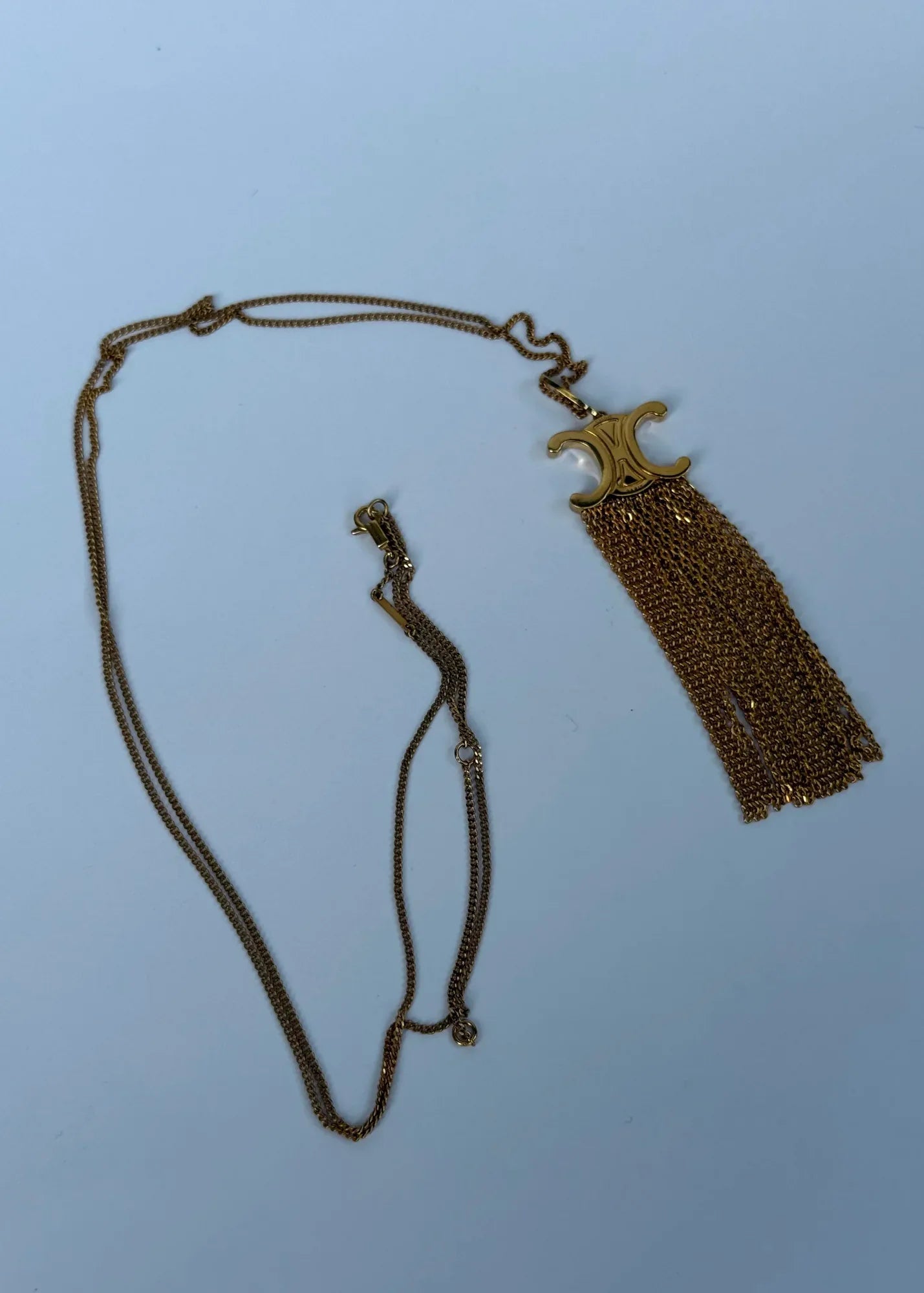 Celine-Collana-Triomphe-Lunga-con-Frange-in-Ottone-Finitura-Oro-66008090280260 - Pally Vintage Closet