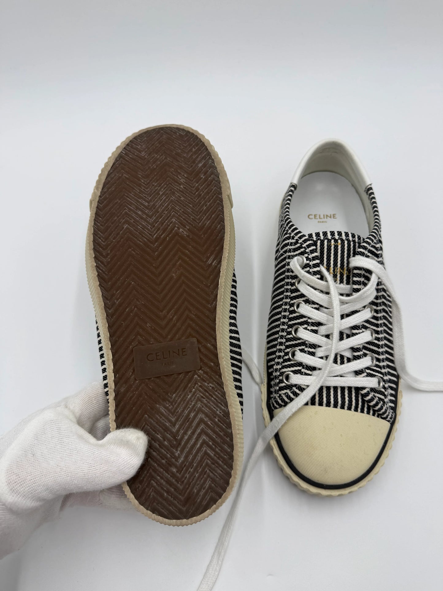 Celine-Sneakers-Low-Top-in-Tela-a-Righe-Nere-e-Bianche-69234167906628 - Pally Vintage Closet