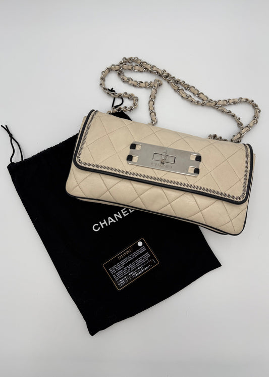 Chanel Borsa 2.55 Vintage in Pelle Trapuntata Bianco Avorio
