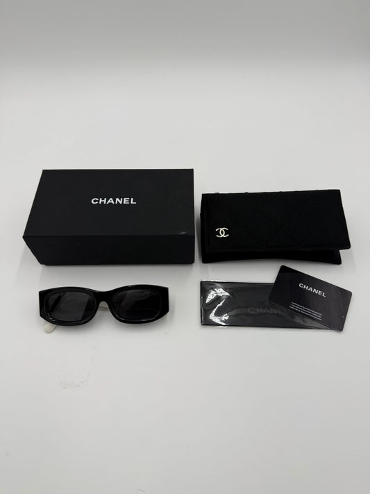 Chanel-Occhiali-da-Sole-Rettangolari-Bicolore-con-Logo-CC-68446101995844 - Pally Vintage Closet