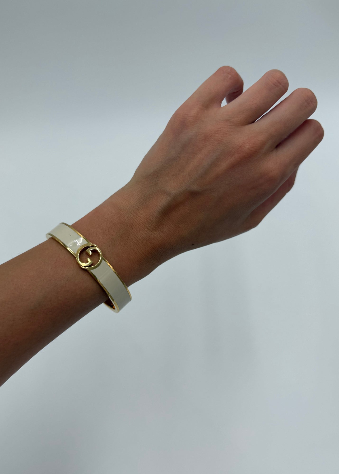 Gucci Bracciale Blondie Rigido Oro Smaltato Bianco