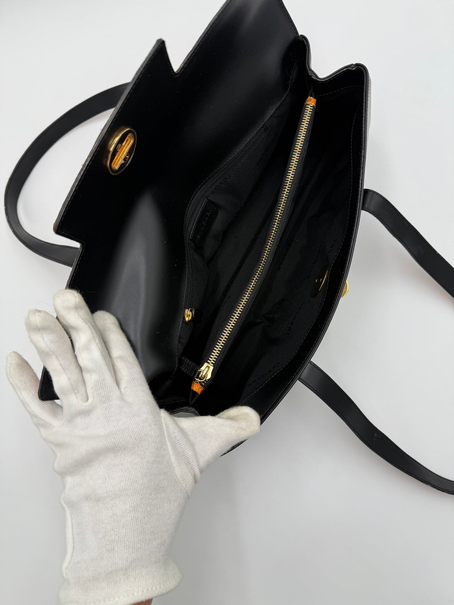 Bulgari Borsa Vintage in Pelle di Serpente Arancione e Pelle Nera