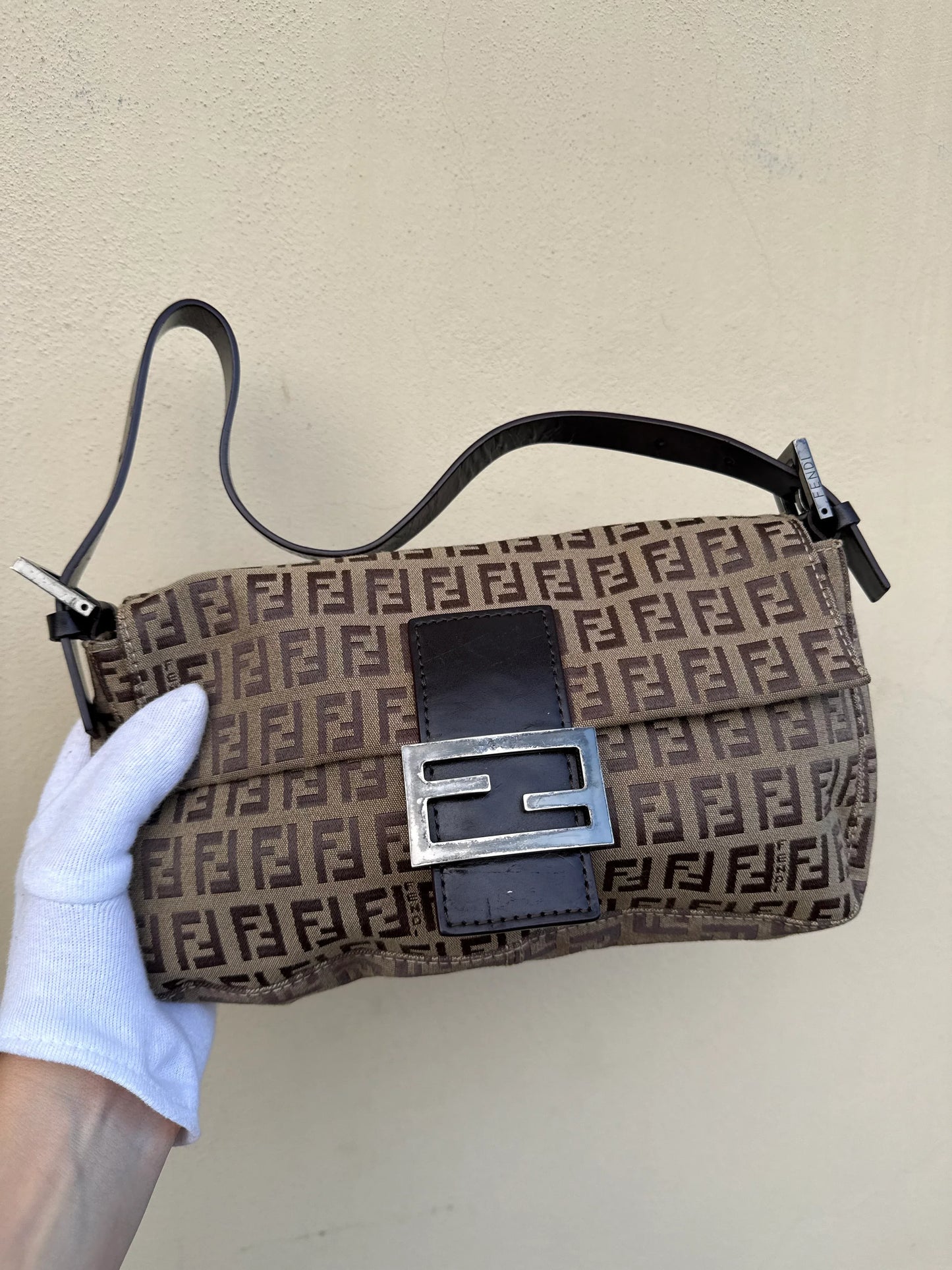 Fendi-Borsa-Baguette-Vintage-in-Tela-Zucchino-Marrone-70377477341508 - Pally Vintage Closet