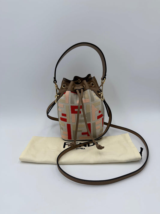 Fendi Borsa Secchiello Mon Trésor in Tela Ricamata e Pelle - Pally Vintage Closet