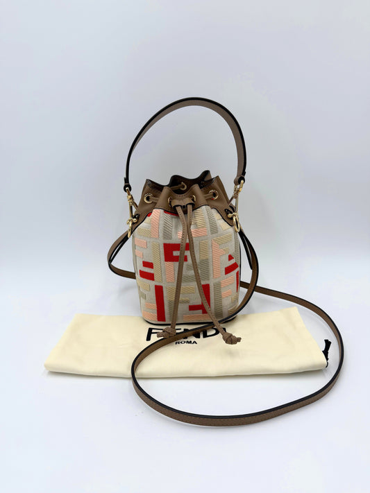 Fendi Borsa Secchiello Mon Trésor in Tela Ricamata e Pelle - Pally Vintage Closet