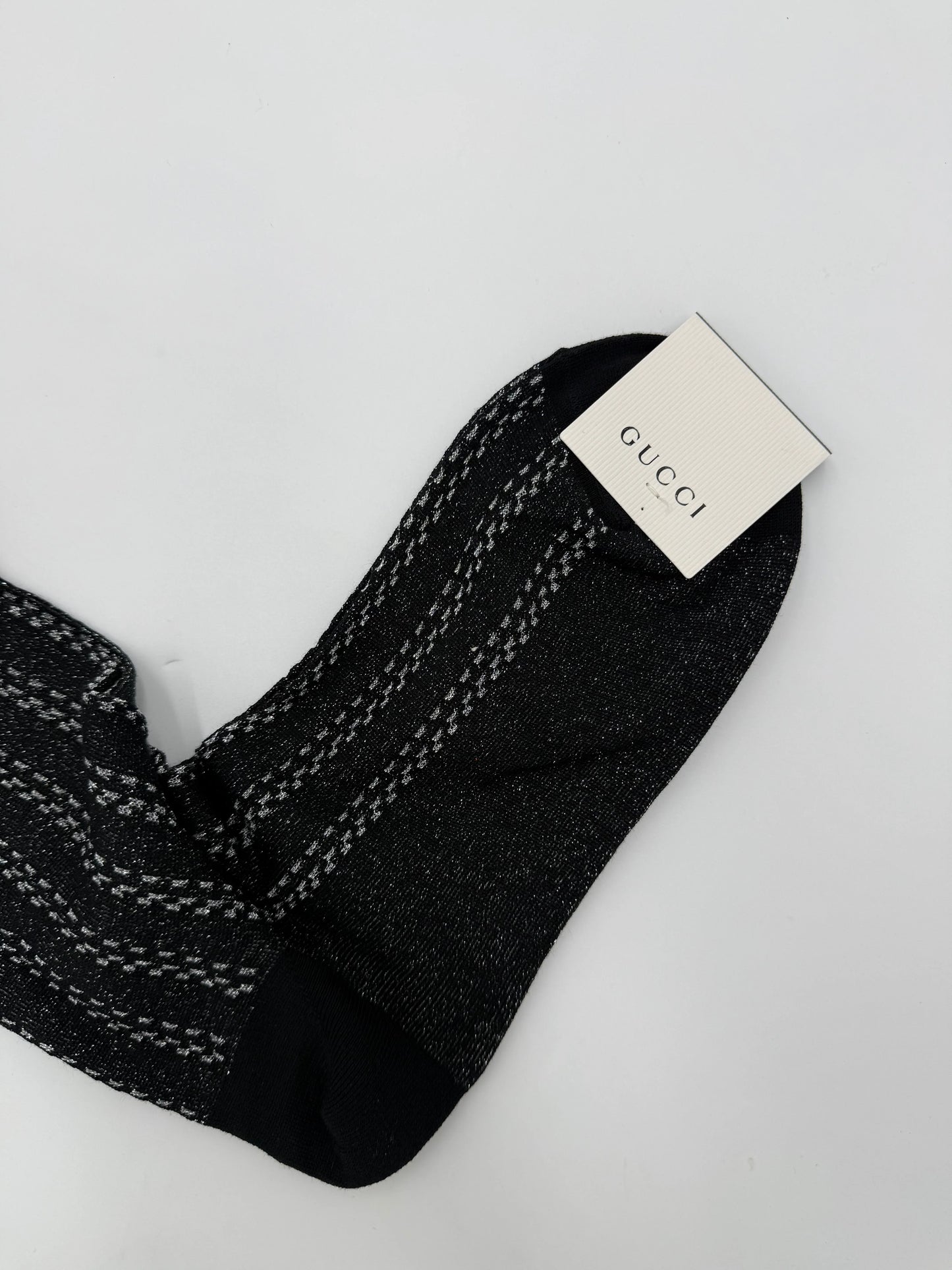 Gucci-Calze-Lunghe-in-Maglia-Lam-e-Cotone-GG-Nero-e-Argento-70031220080964 - Pally Vintage Closet