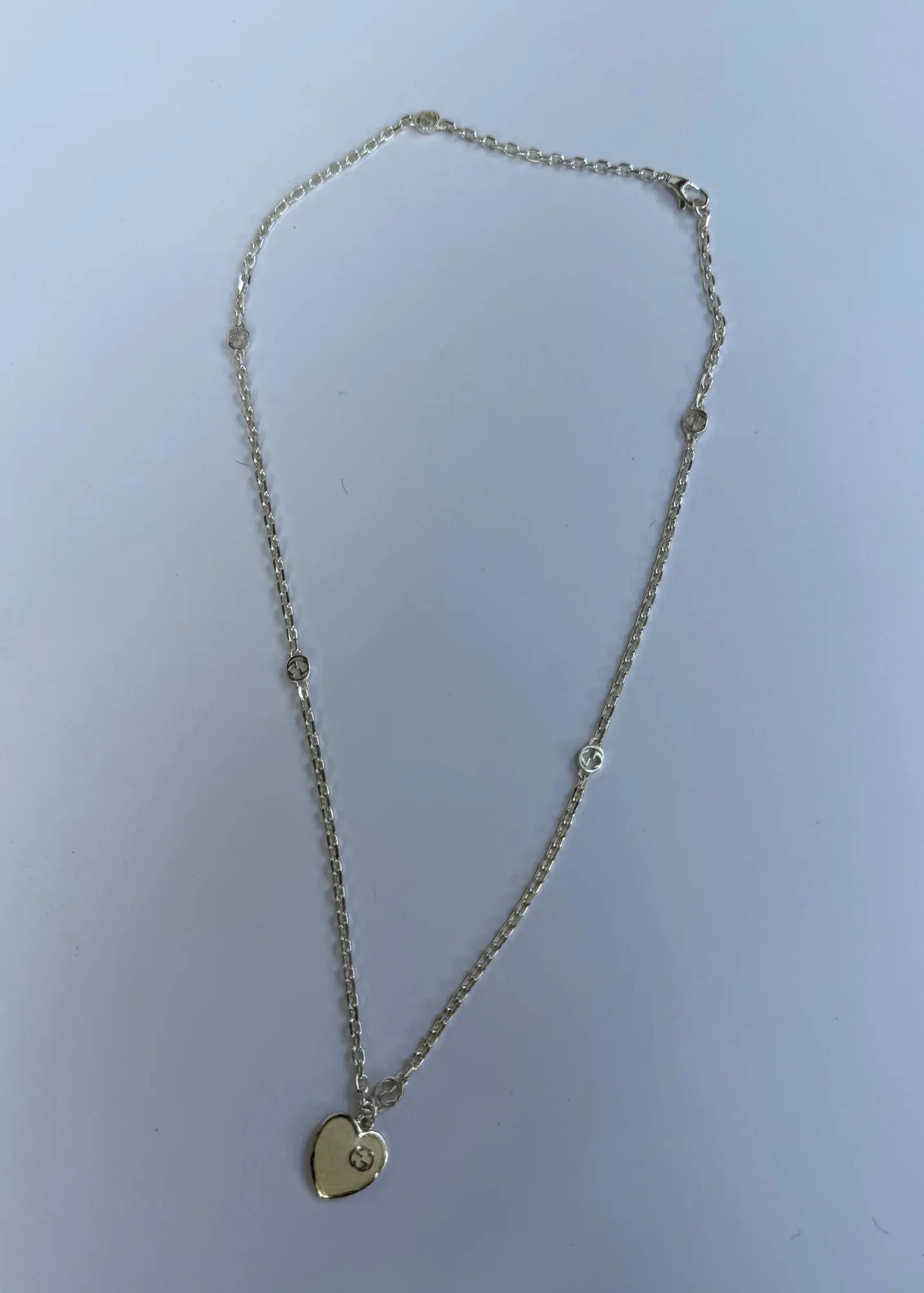 Gucci-Collana-Heart-con-Incrocio-GG-in-Argento-66008199987524 - Pally Vintage Closet