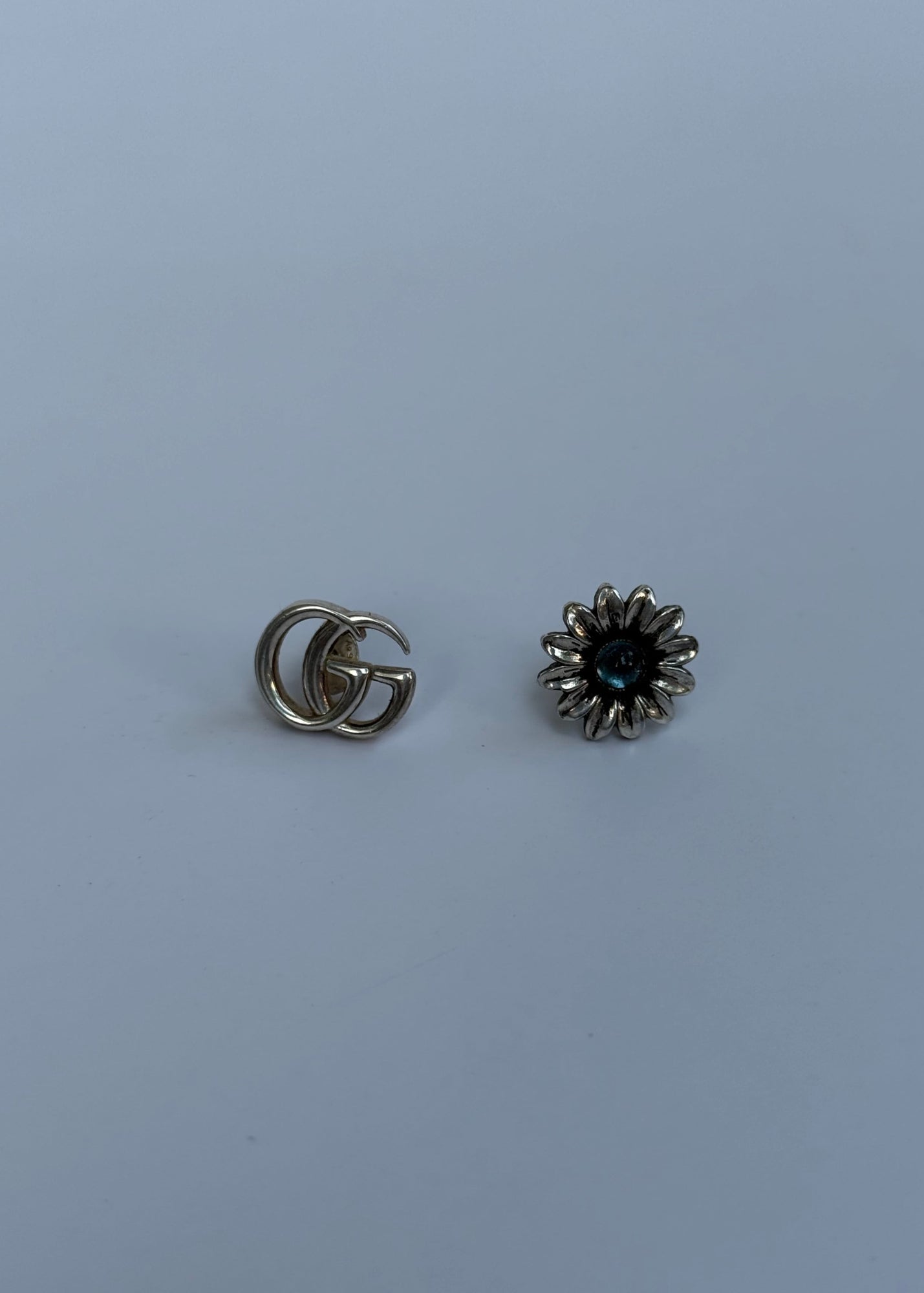 Gucci Orecchini a Bottone GG Marmont Argento