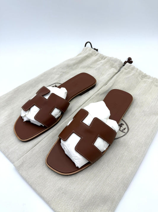 Hermès Sandali Oran in Pelle Gold Marrone - Pally Vintage Closet