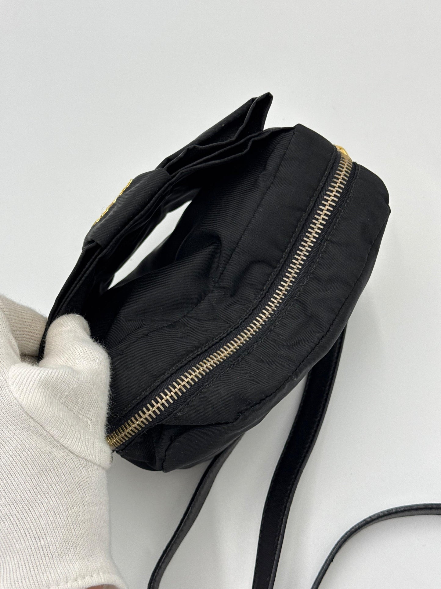 Prada Borsa a Tracolla Vintage Fiocco Mini in Nylon Nero - Pally Vintage Closet