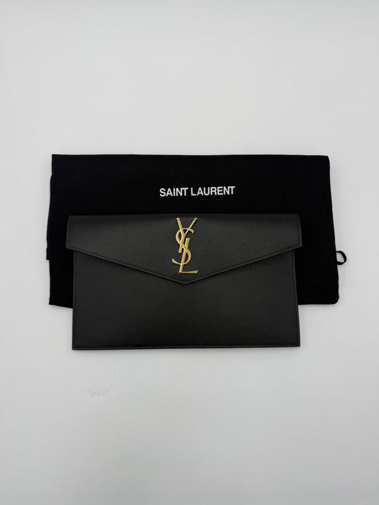 Saint-Laurent-Pochette-Uptown-Pelle-Goffrata-Grain-de-Poudre-Nera-68772122558788 - Pally Vintage Closet
