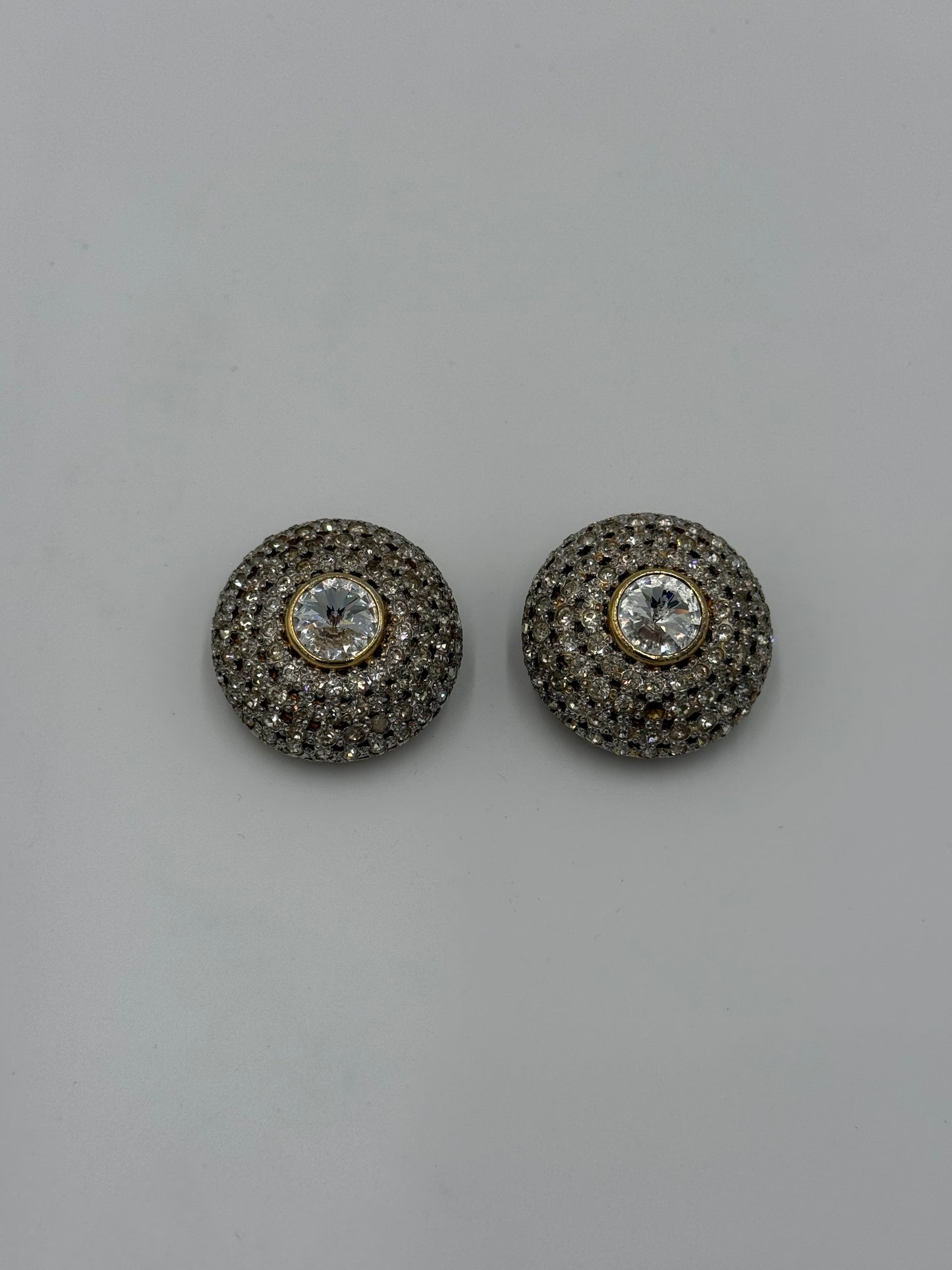 Valentino Garavani Orecchini Vintage Pavé di Cristalli Design a Cupola - Pally Vintage Closet