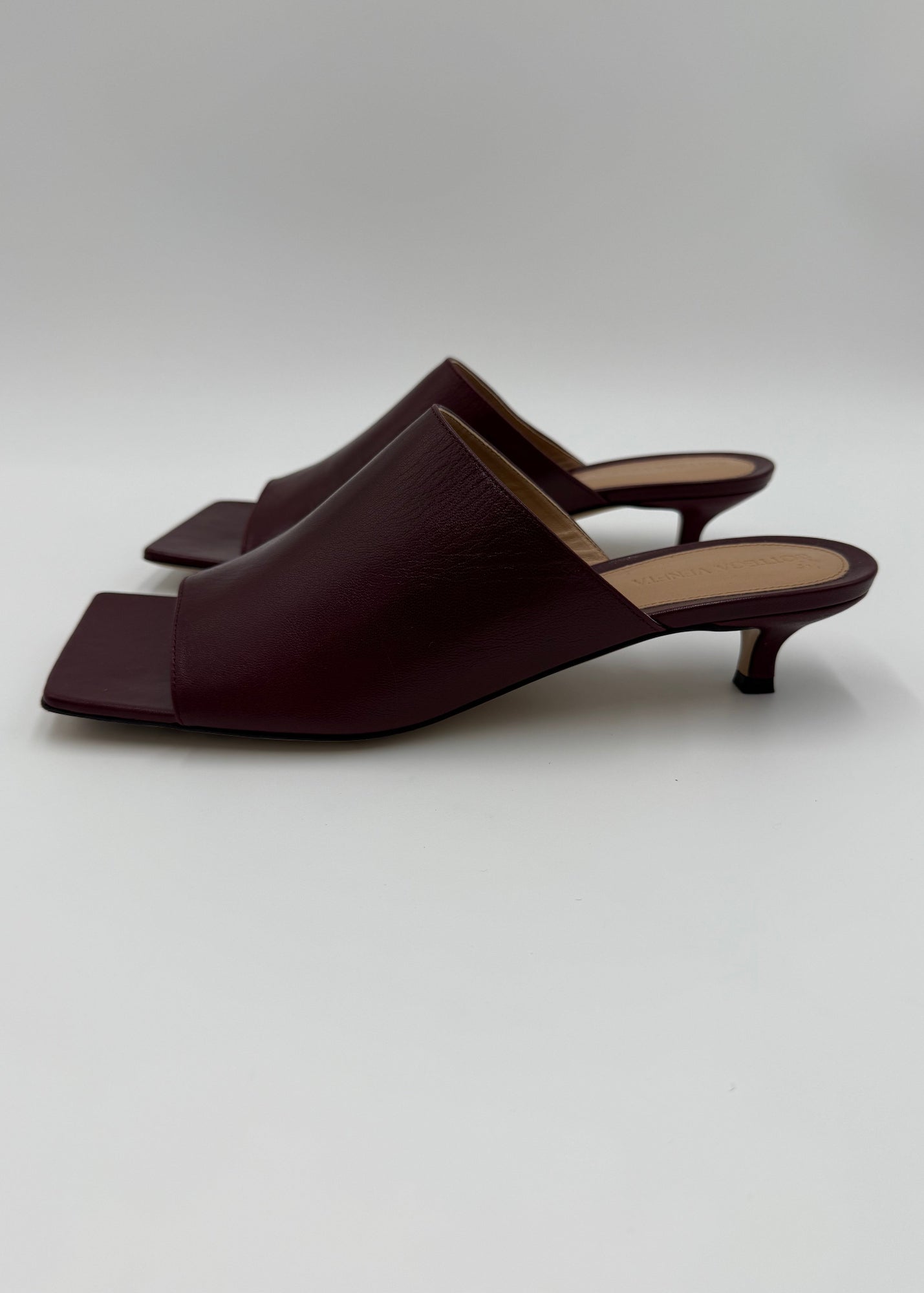 Bottega Veneta Mule Stretch in Pelle Bordeaux