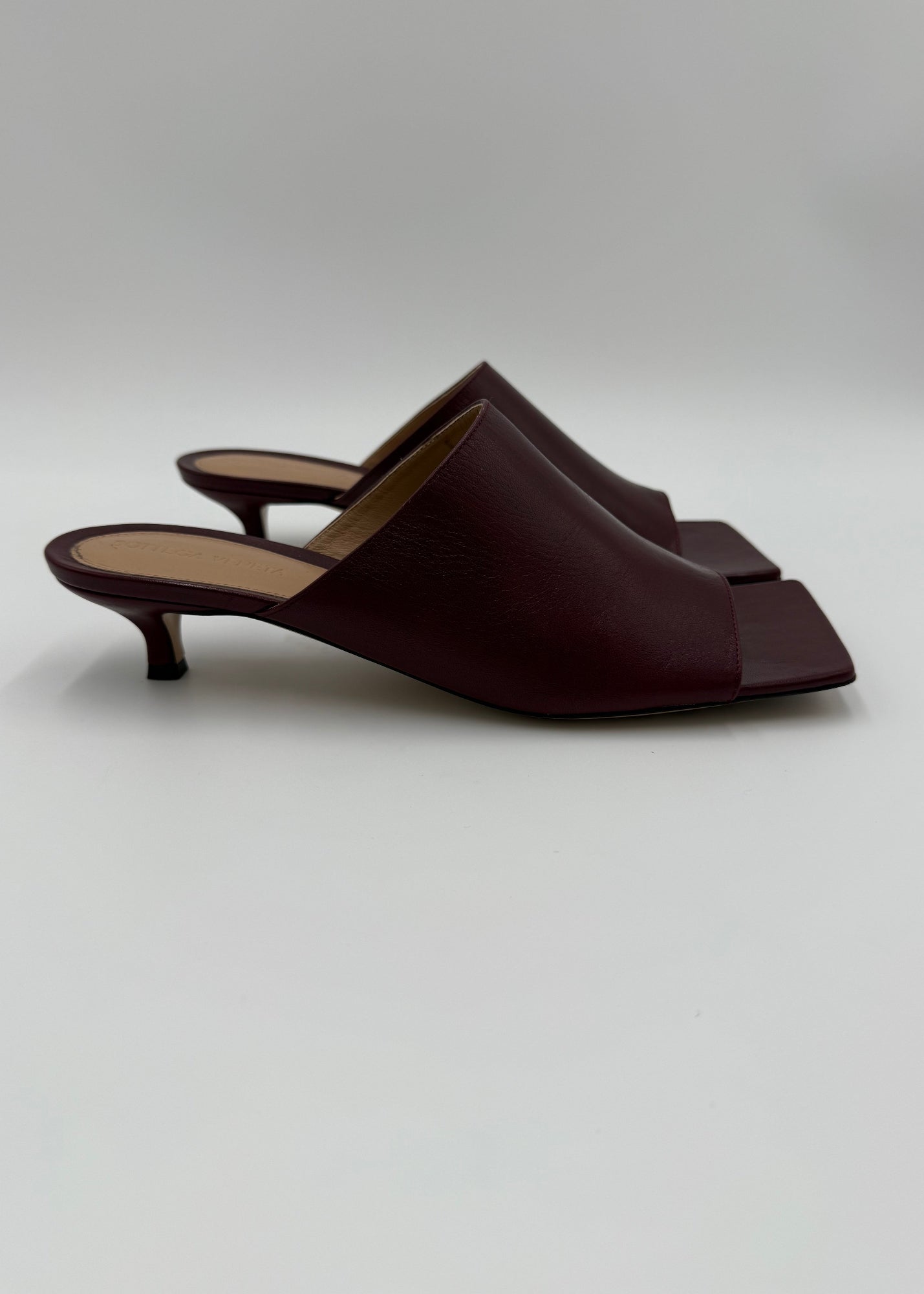 Bottega Veneta Mule Stretch in Pelle Bordeaux