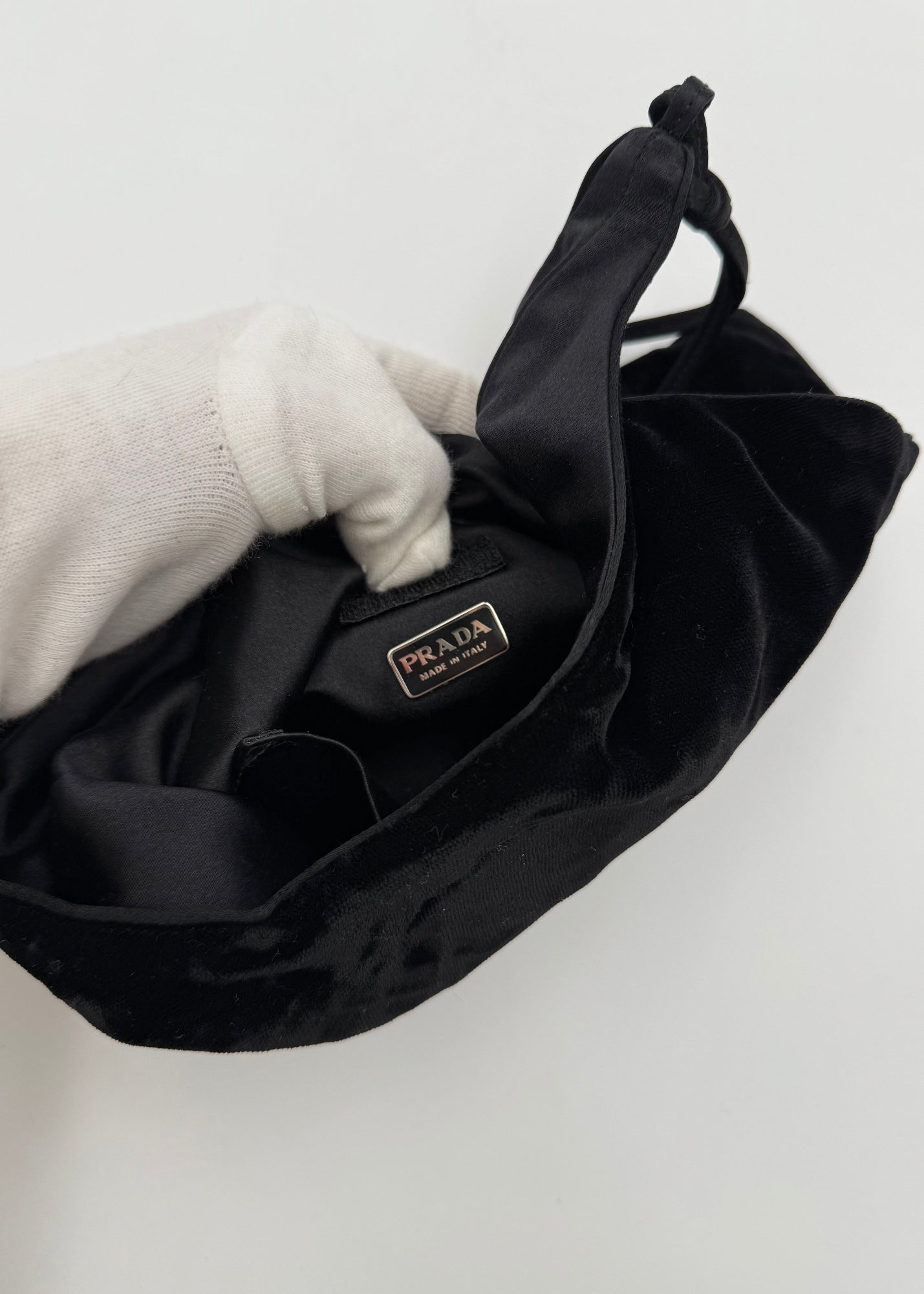 Prada Borsa Vintage in Velluto Liscio Nero