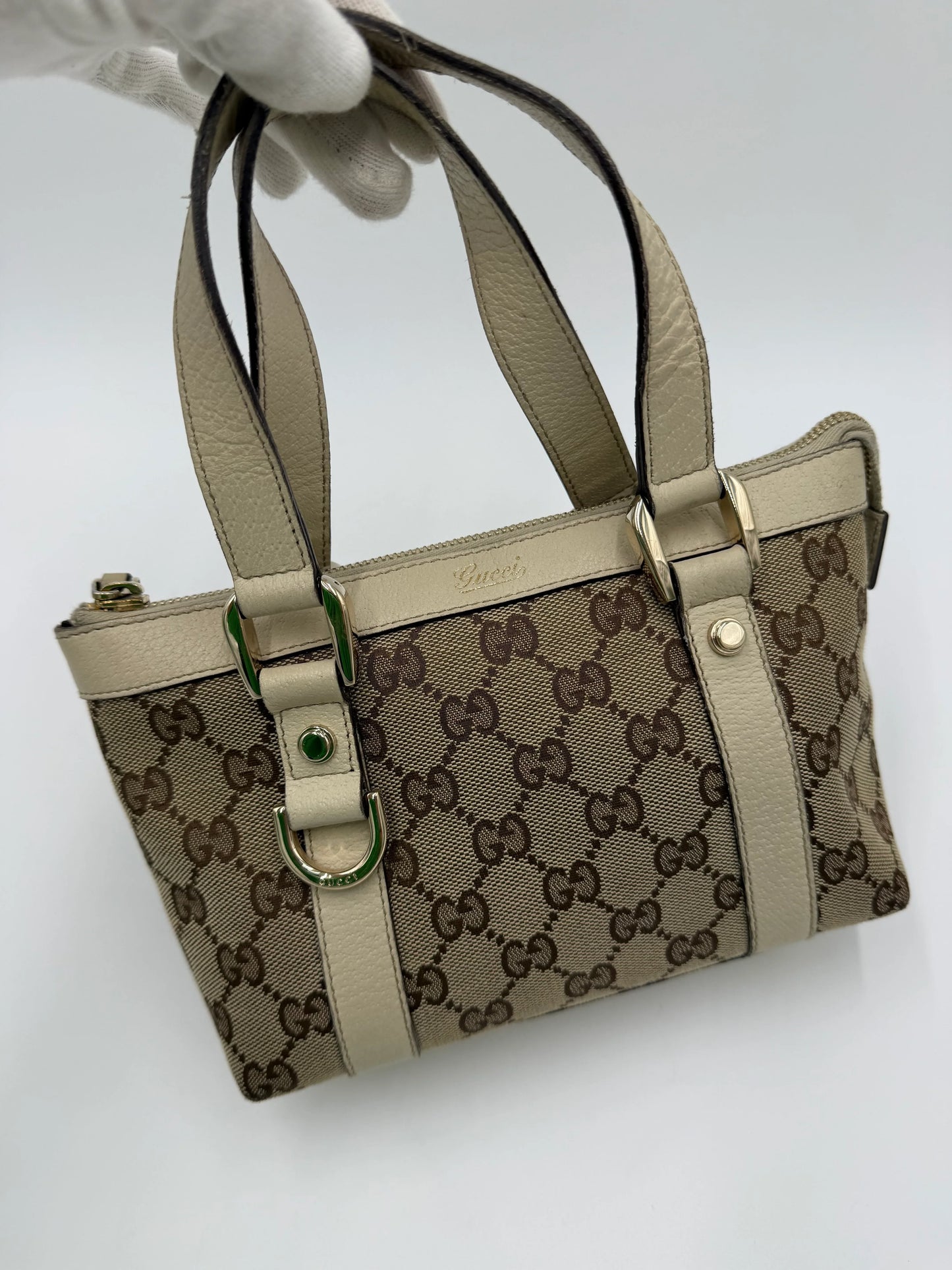 00BEC78B-A488-4409-99BE-CD08A14D6312 - Pally Vintage Closet