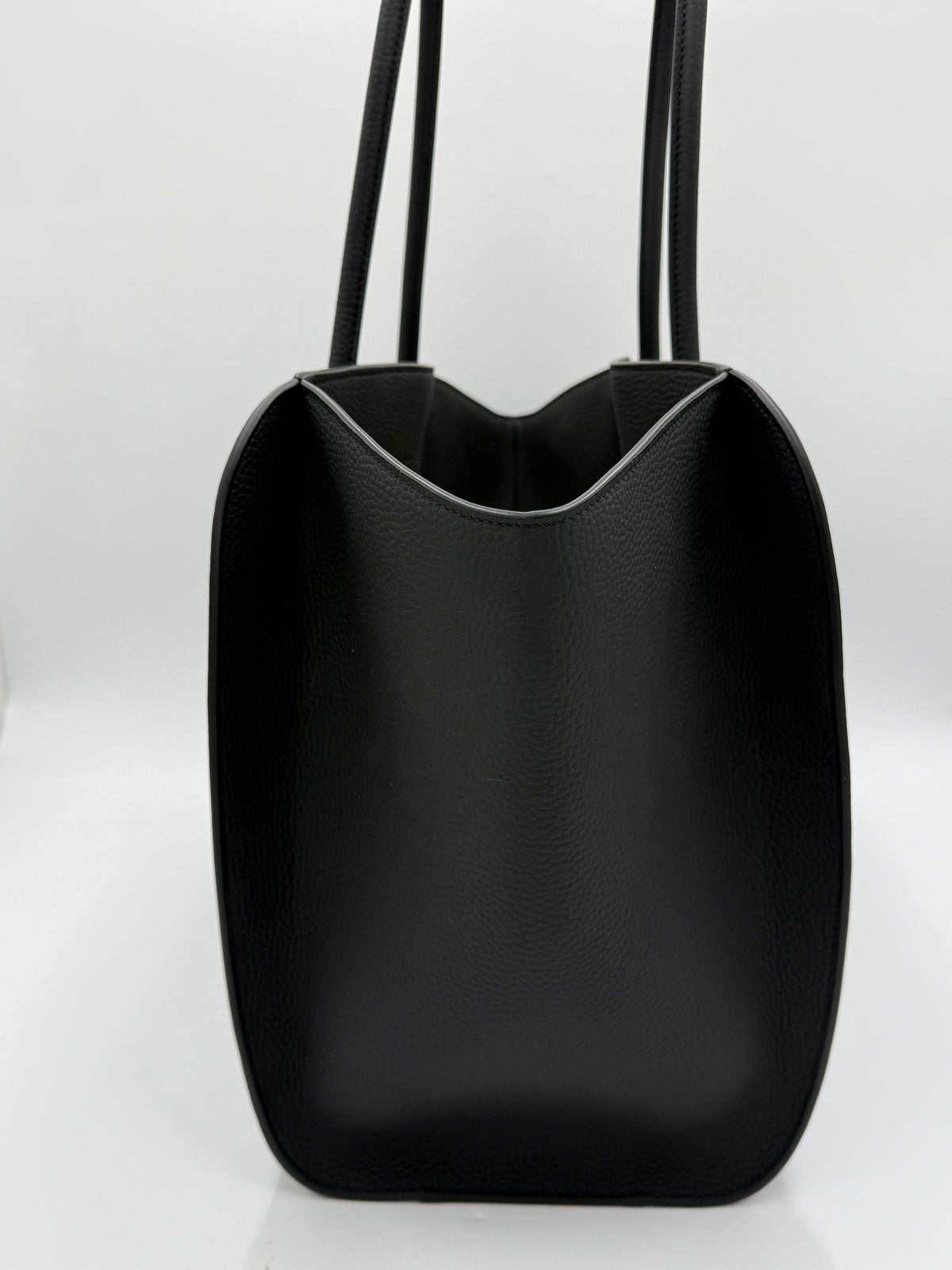 The Row Borsa Tote Marlo in Pelle Granulata Nera