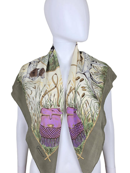 Gucci Foulard Vintage con Scena di Caccia e Bordo Verde Oliva