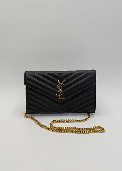 Saint Laurent Borsa a Tracolla Cassandre in Pelle Grain de Poudre con Hardware Dorato Nera