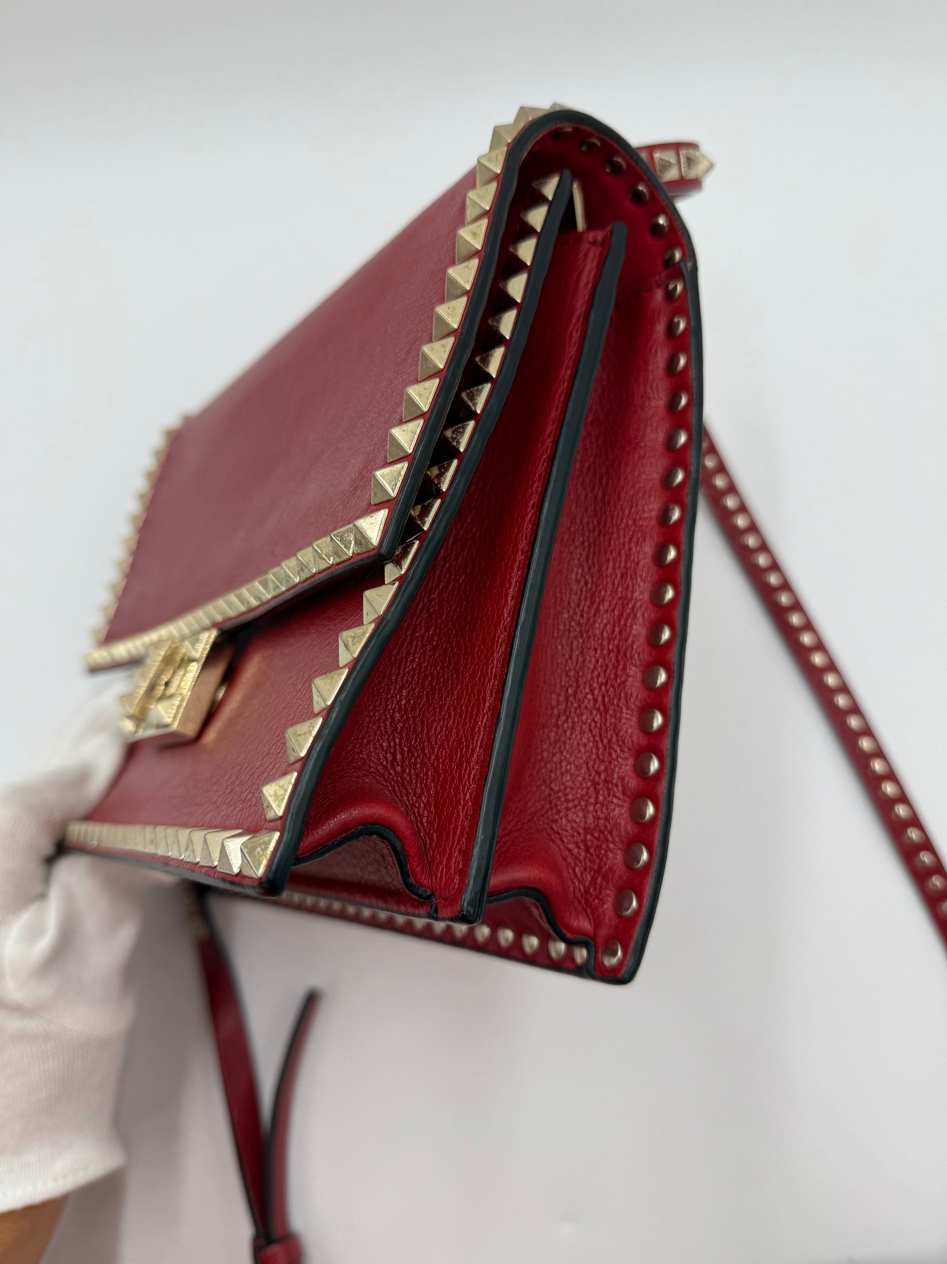 Valentino Garavani Borsa a Tracolla Rockstud in Pelle Rossa - Pally Vintage Closet