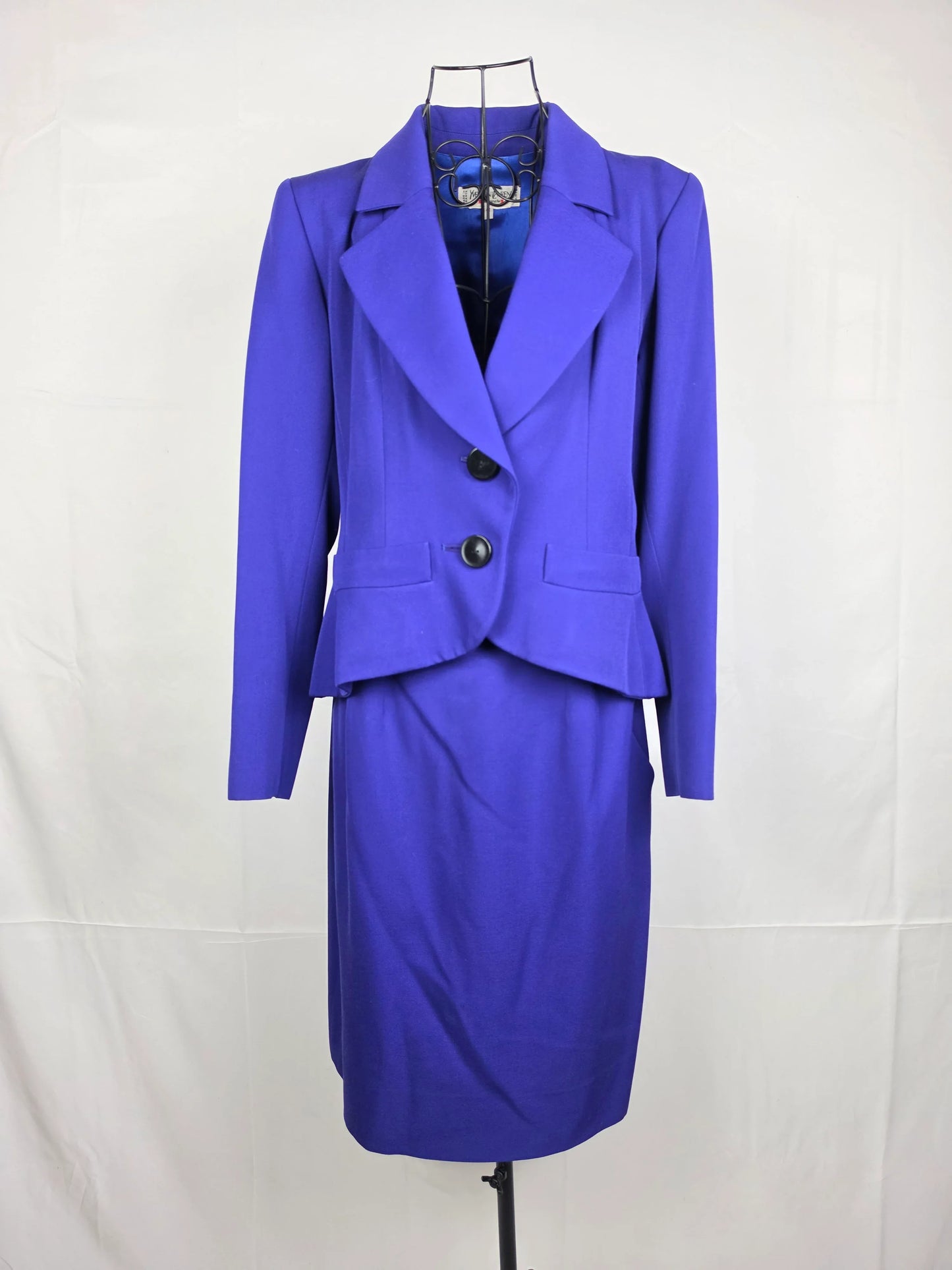 293D4111-DDE5-415F-99D9-D326892D7090 - Pally Vintage Closet