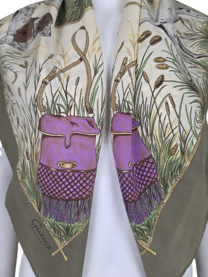 Gucci Foulard Vintage con Scena di Caccia e Bordo Verde Oliva
